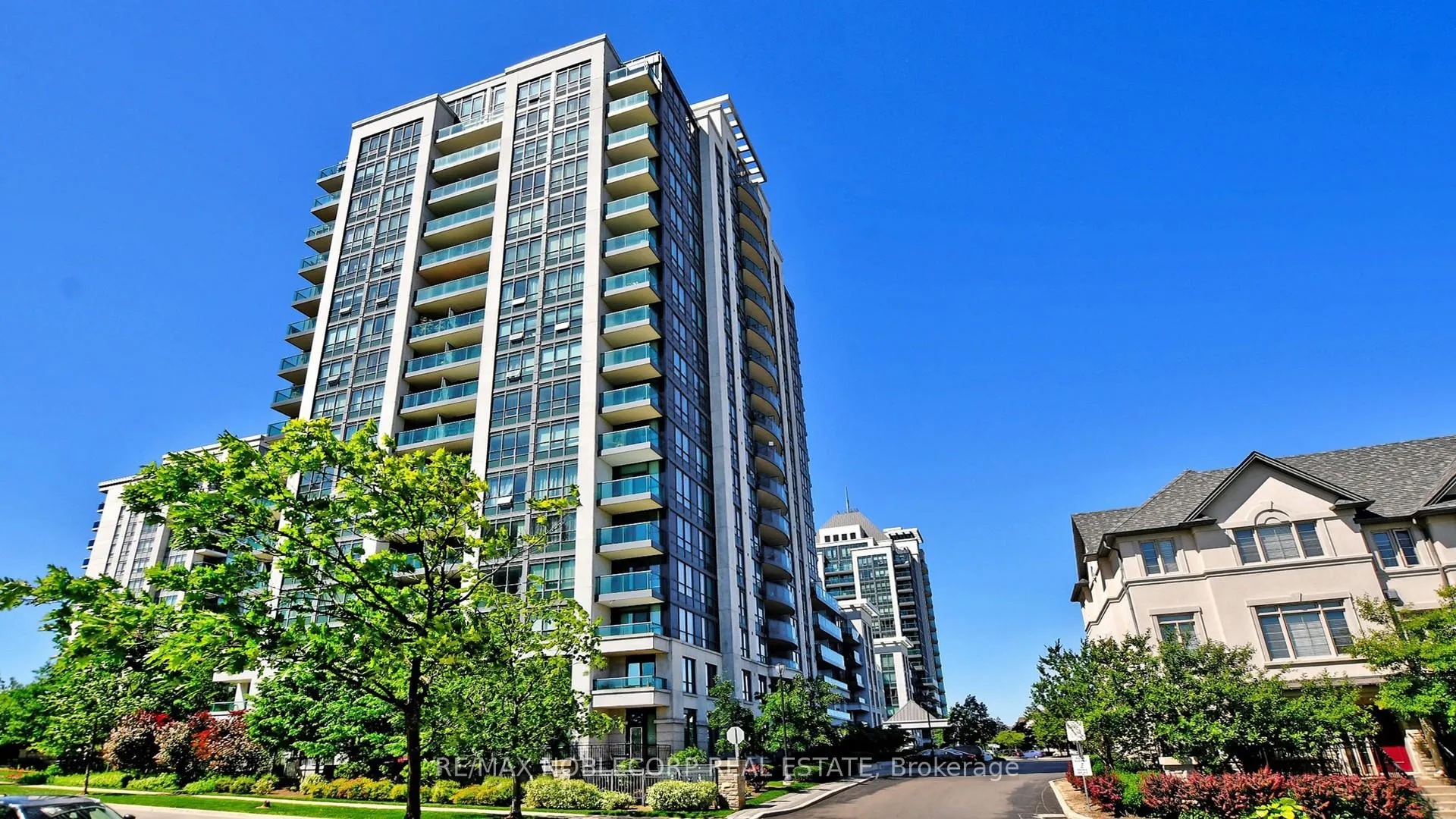 Front of Unit 516, 20 North Park Road