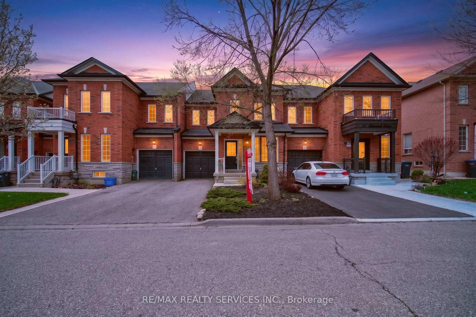 Photo 2 of 12 Nutwood Way, Brampton, Sandringham-Wellington — HOMEH
