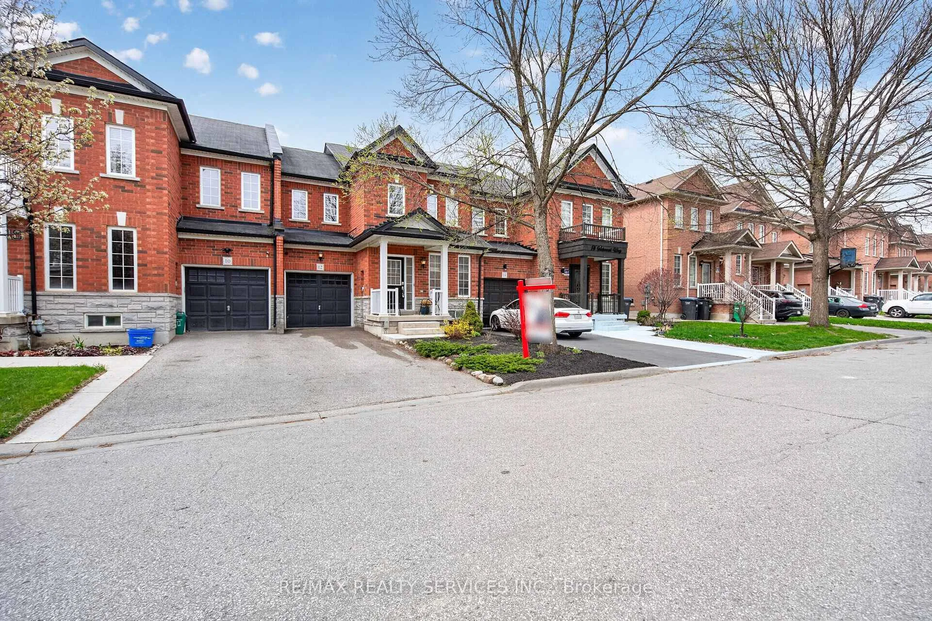 Photo 3 of 12 Nutwood Way, Brampton, Sandringham-Wellington — HOMEH