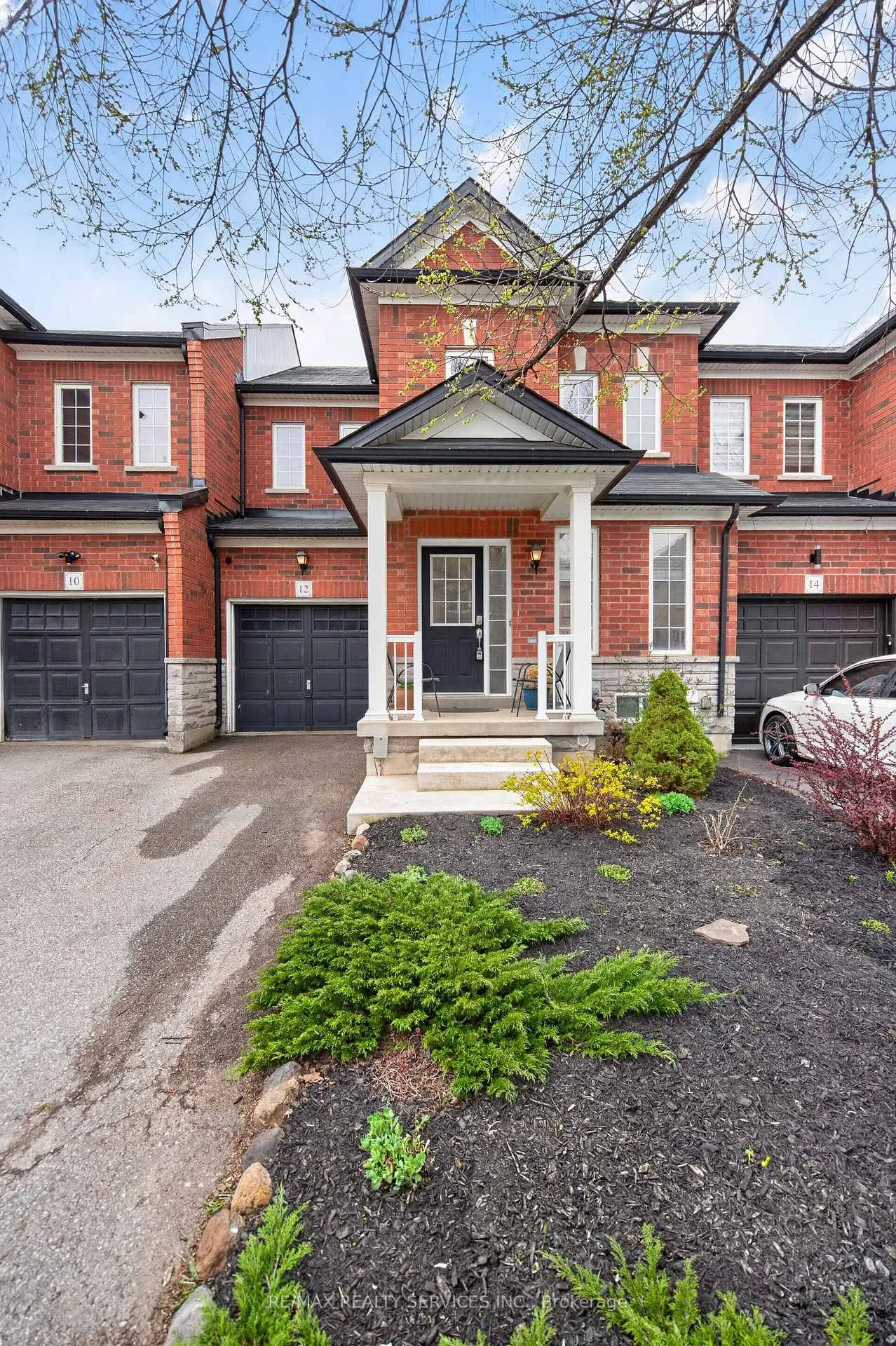 Photo 4 of 12 Nutwood Way, Brampton, Sandringham-Wellington — HOMEH