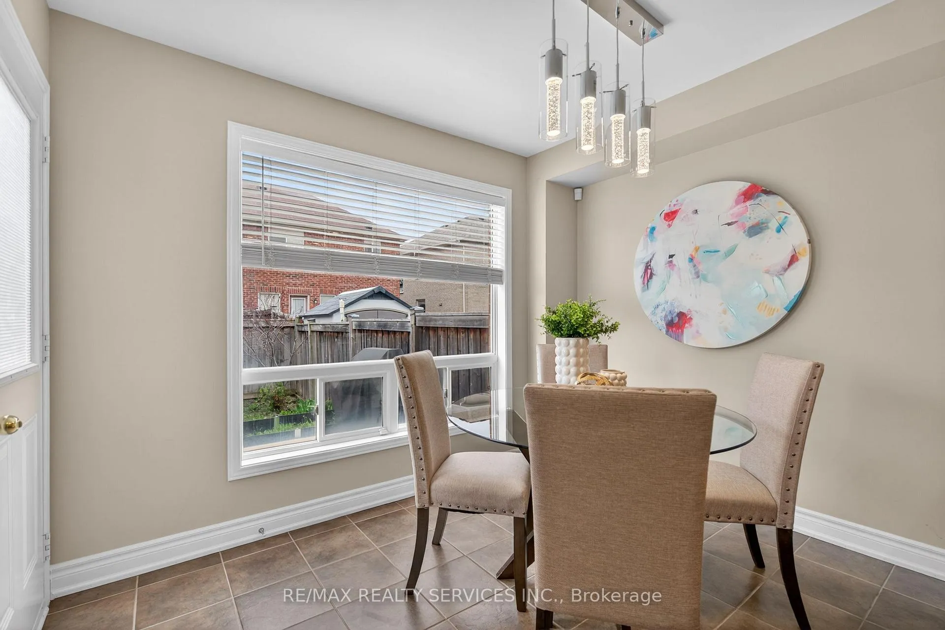 Photo 15 of 12 Nutwood Way, Brampton, Sandringham-Wellington — HOMEH