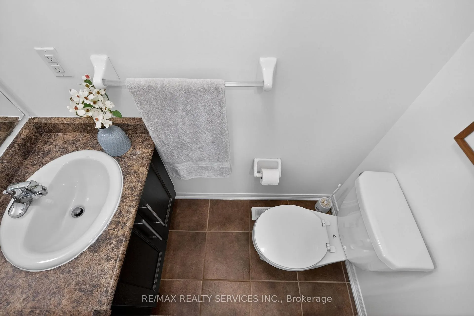 Photo 19 of 12 Nutwood Way, Brampton, Sandringham-Wellington — HOMEH