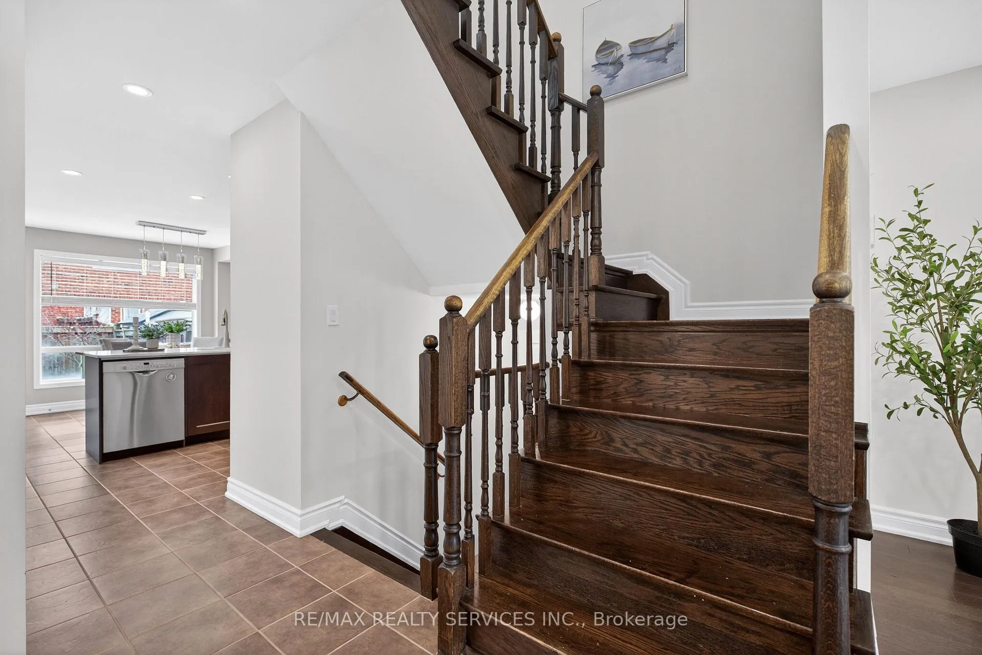 Photo 20 of 12 Nutwood Way, Brampton, Sandringham-Wellington — HOMEH