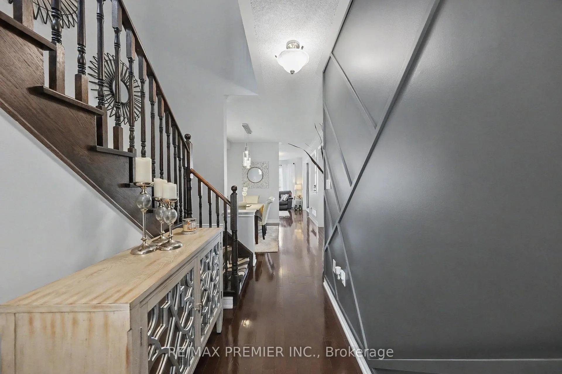 Photo 8 of 82 Chesterwood Crescent, Brampton, Credit Valley — HOMEH