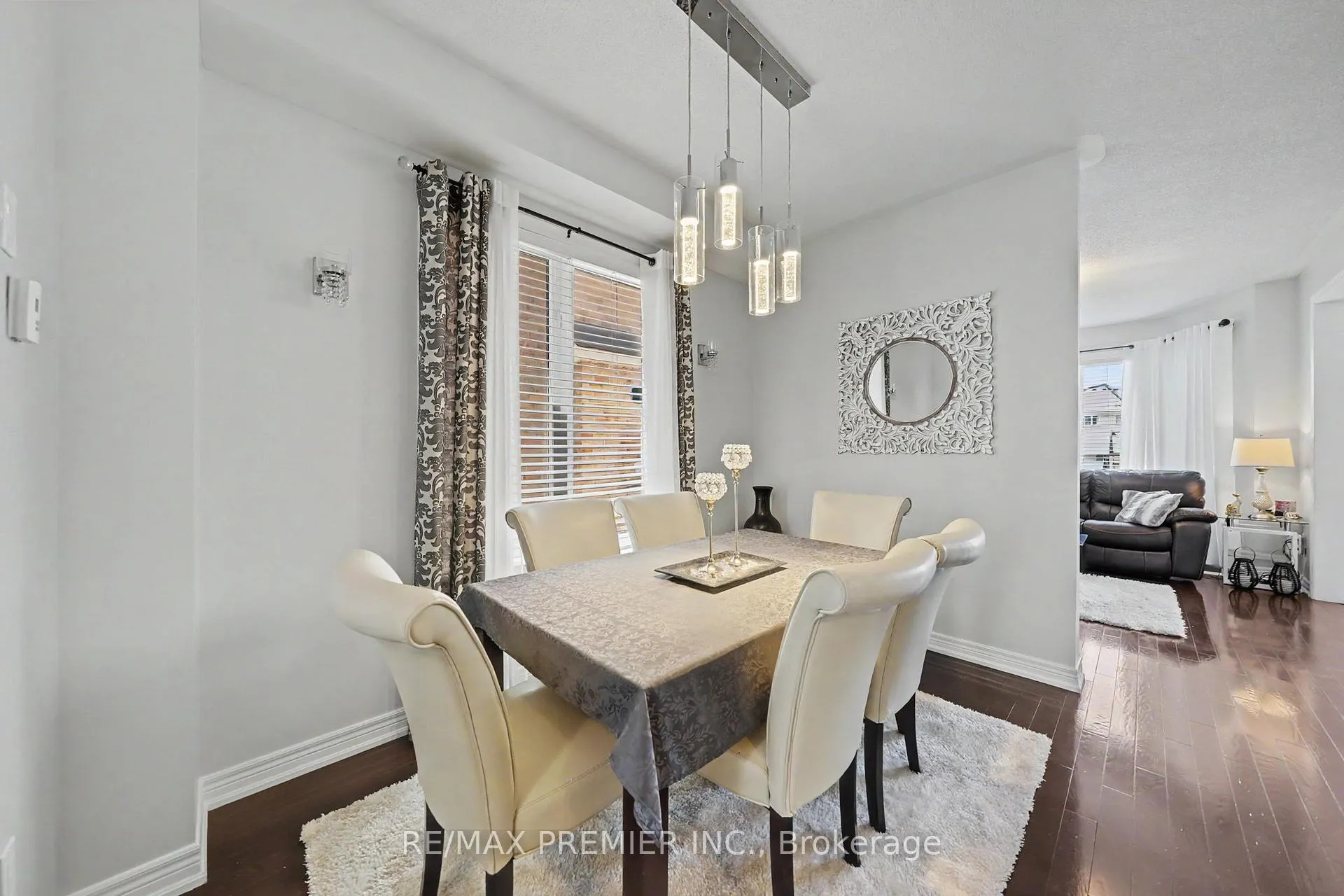 Photo 10 of 82 Chesterwood Crescent, Brampton, Credit Valley — HOMEH