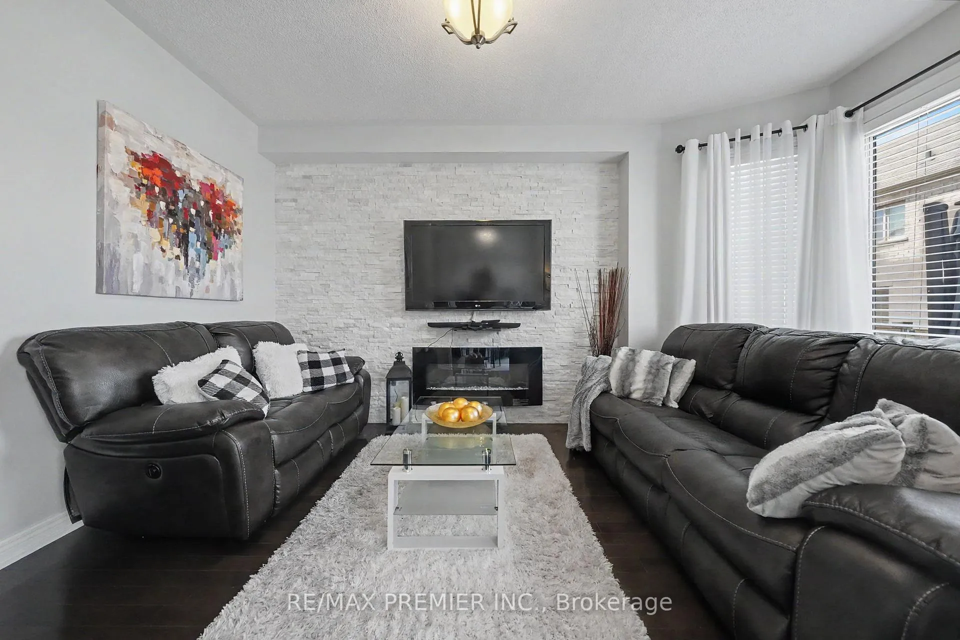 Photo 14 of 82 Chesterwood Crescent, Brampton, Credit Valley — HOMEH