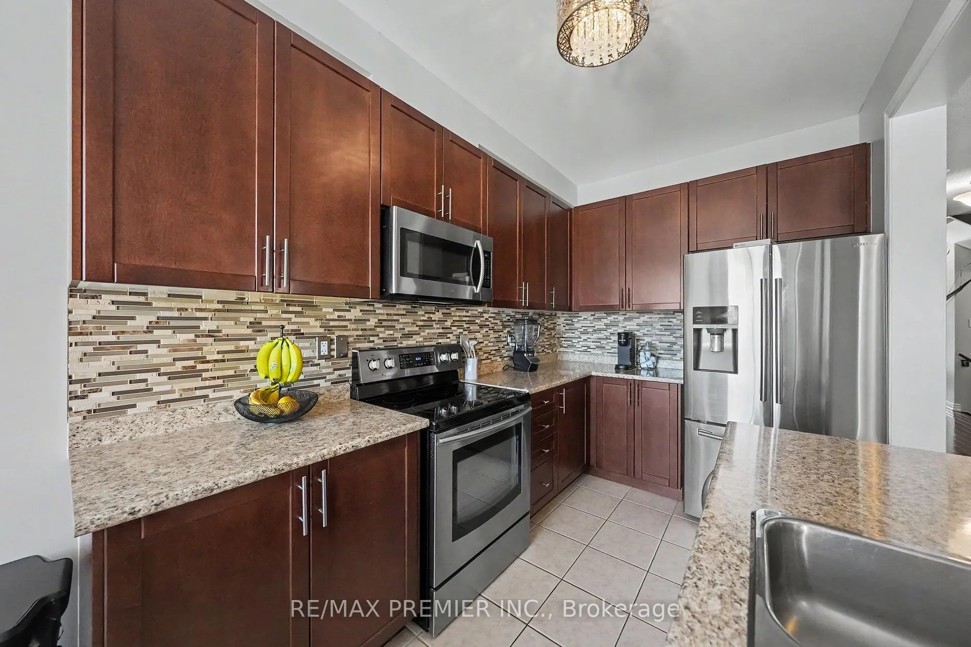 Photo 17 of 82 Chesterwood Crescent, Brampton, Credit Valley — HOMEH