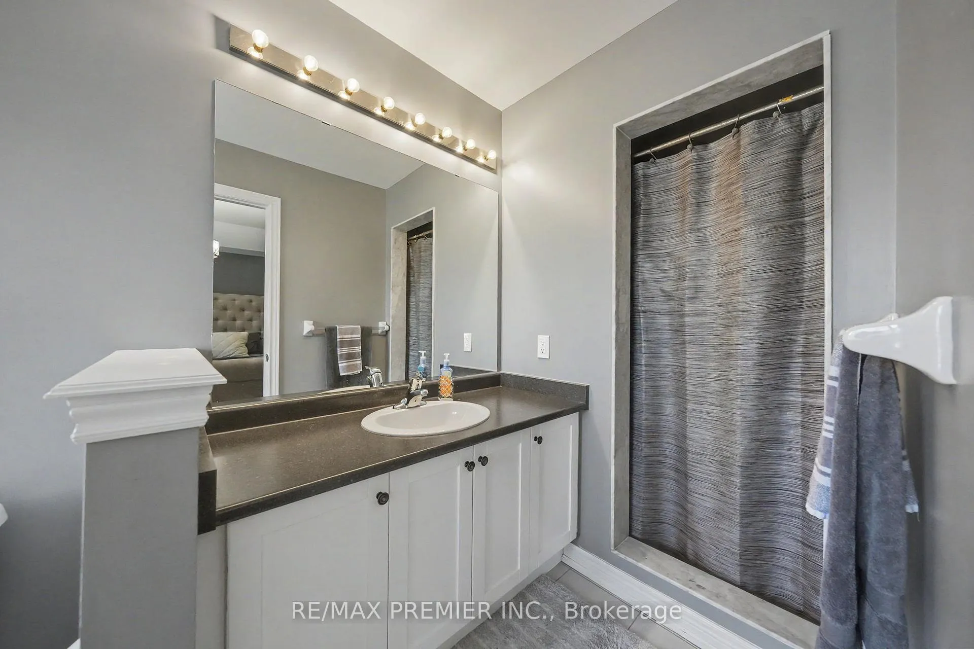 Photo 28 of 82 Chesterwood Crescent, Brampton, Credit Valley — HOMEH