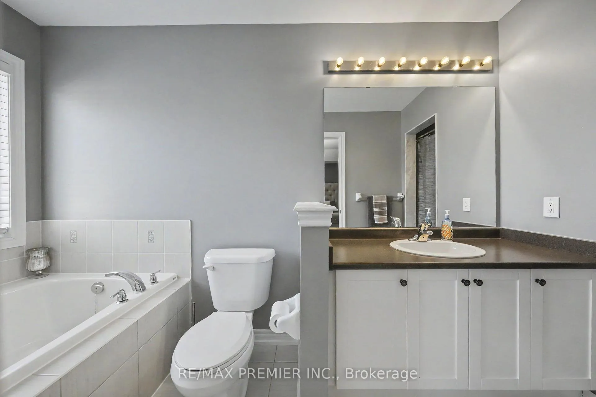 Photo 29 of 82 Chesterwood Crescent, Brampton, Credit Valley — HOMEH