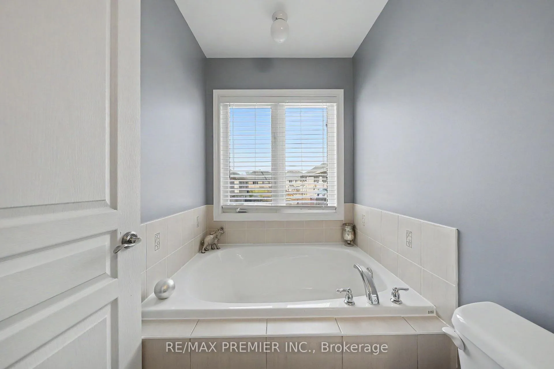 Photo 30 of 82 Chesterwood Crescent, Brampton, Credit Valley — HOMEH