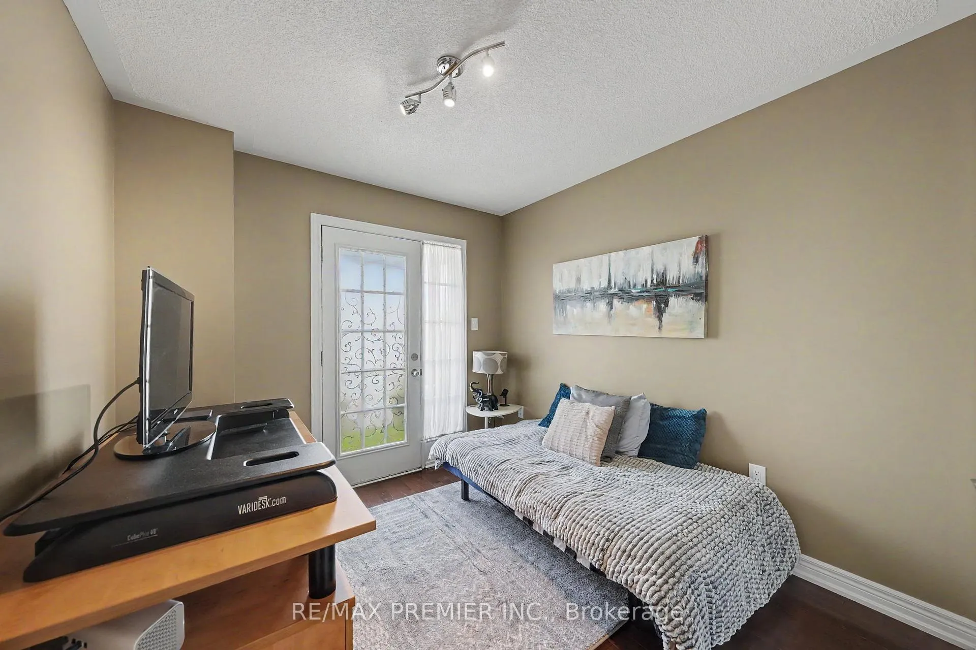 Photo 37 of 82 Chesterwood Crescent, Brampton, Credit Valley — HOMEH