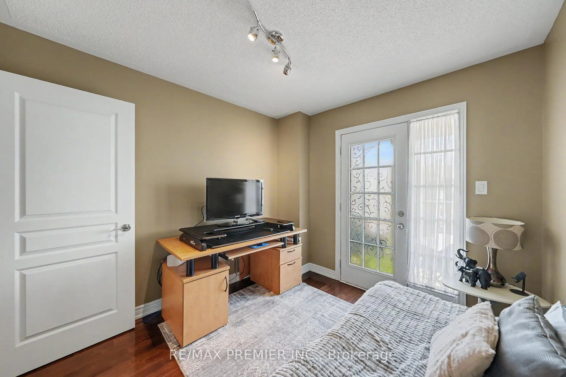 Photo 38 of 82 Chesterwood Crescent, Brampton, Credit Valley — HOMEH