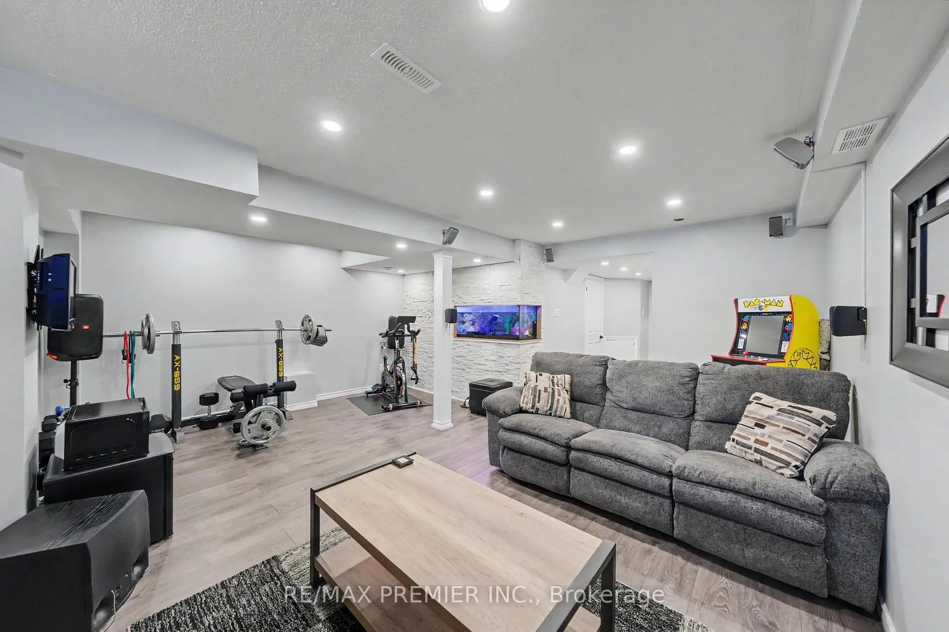 Photo 44 of 82 Chesterwood Crescent, Brampton, Credit Valley — HOMEH