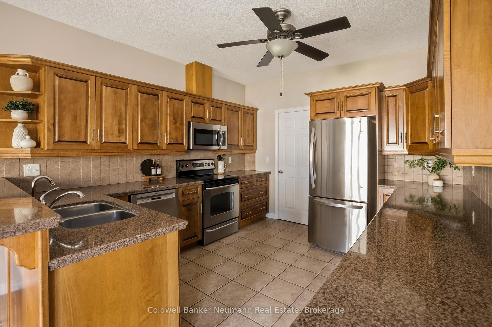 Photo 14 of Unit 21, 50 Bryan Court, Kitchener — HOMEH
