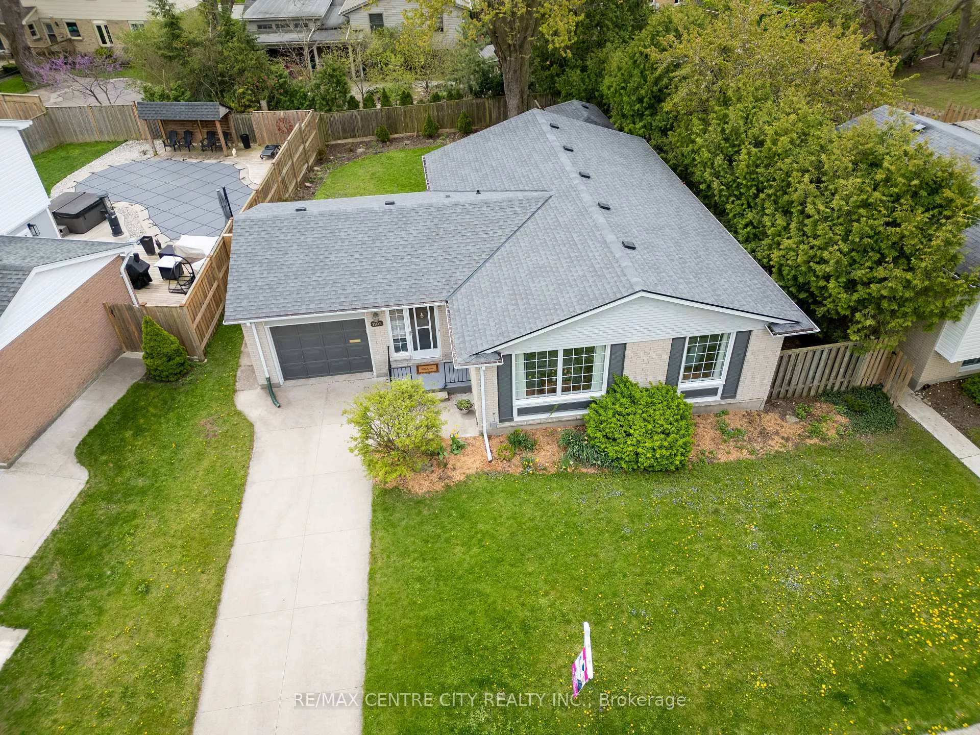 Photo 3 of 1102 Prince Philip Drive, London, North M — HOMEH