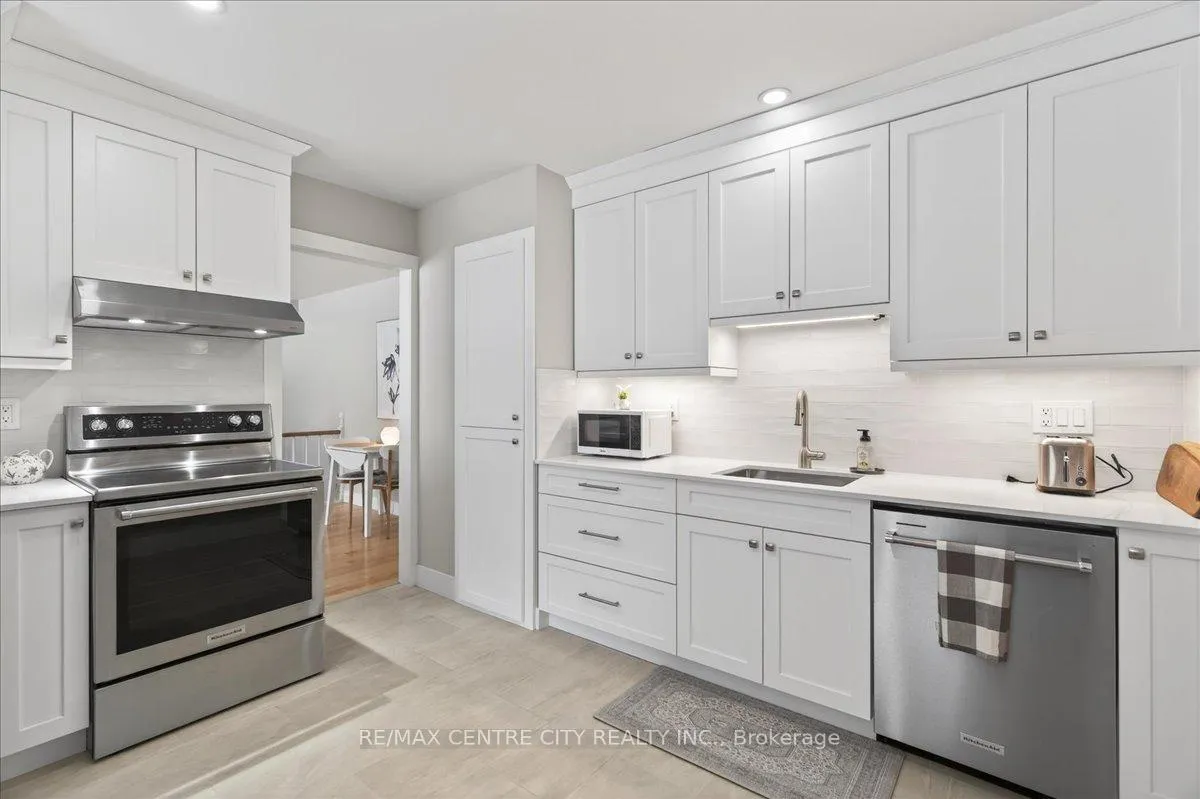 Photo 11 of 1102 Prince Philip Drive, London, North M — HOMEH