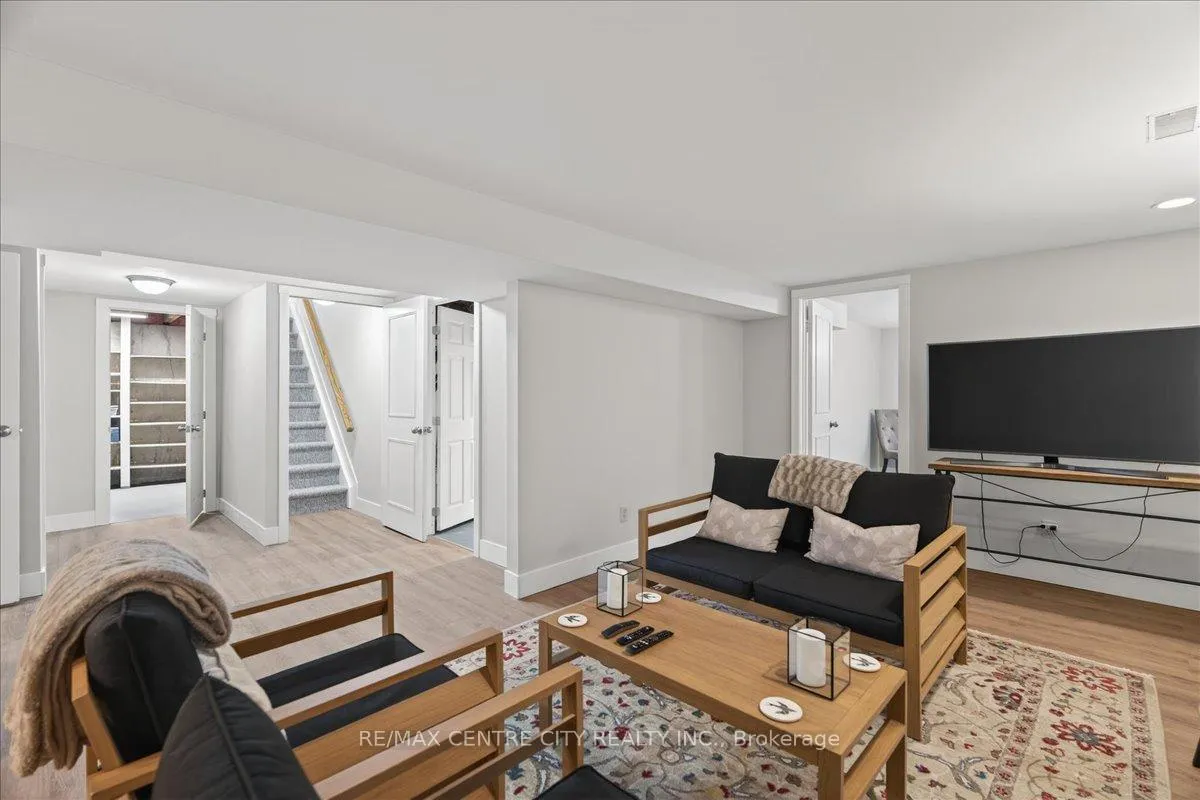 Photo 29 of 1102 Prince Philip Drive, London, North M — HOMEH