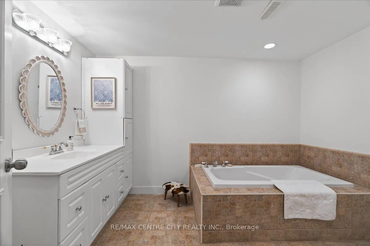 Photo 30 of 1102 Prince Philip Drive, London, North M — HOMEH