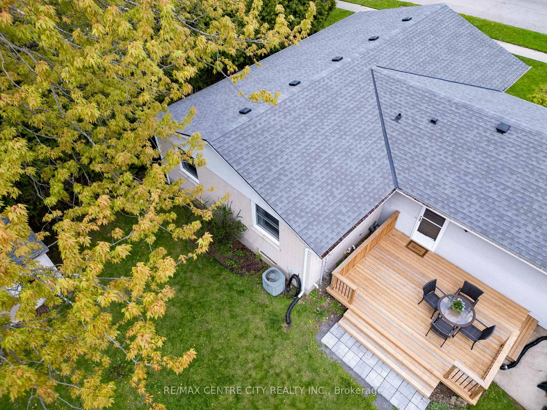 Photo 41 of 1102 Prince Philip Drive, London, North M — HOMEH