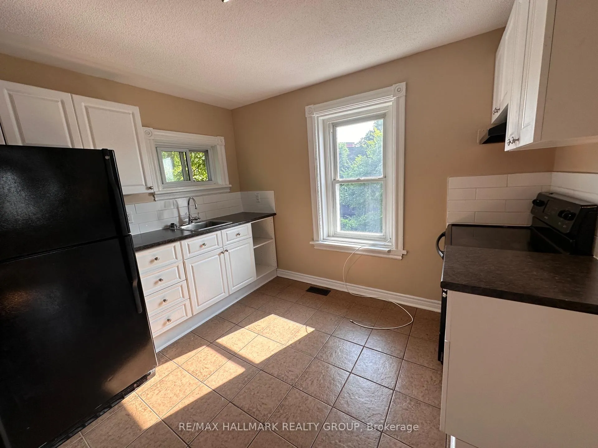 Photo 3 of Unit 3, 1308 Shillington Avenue, Ottawa, Carlington — HOMEH
