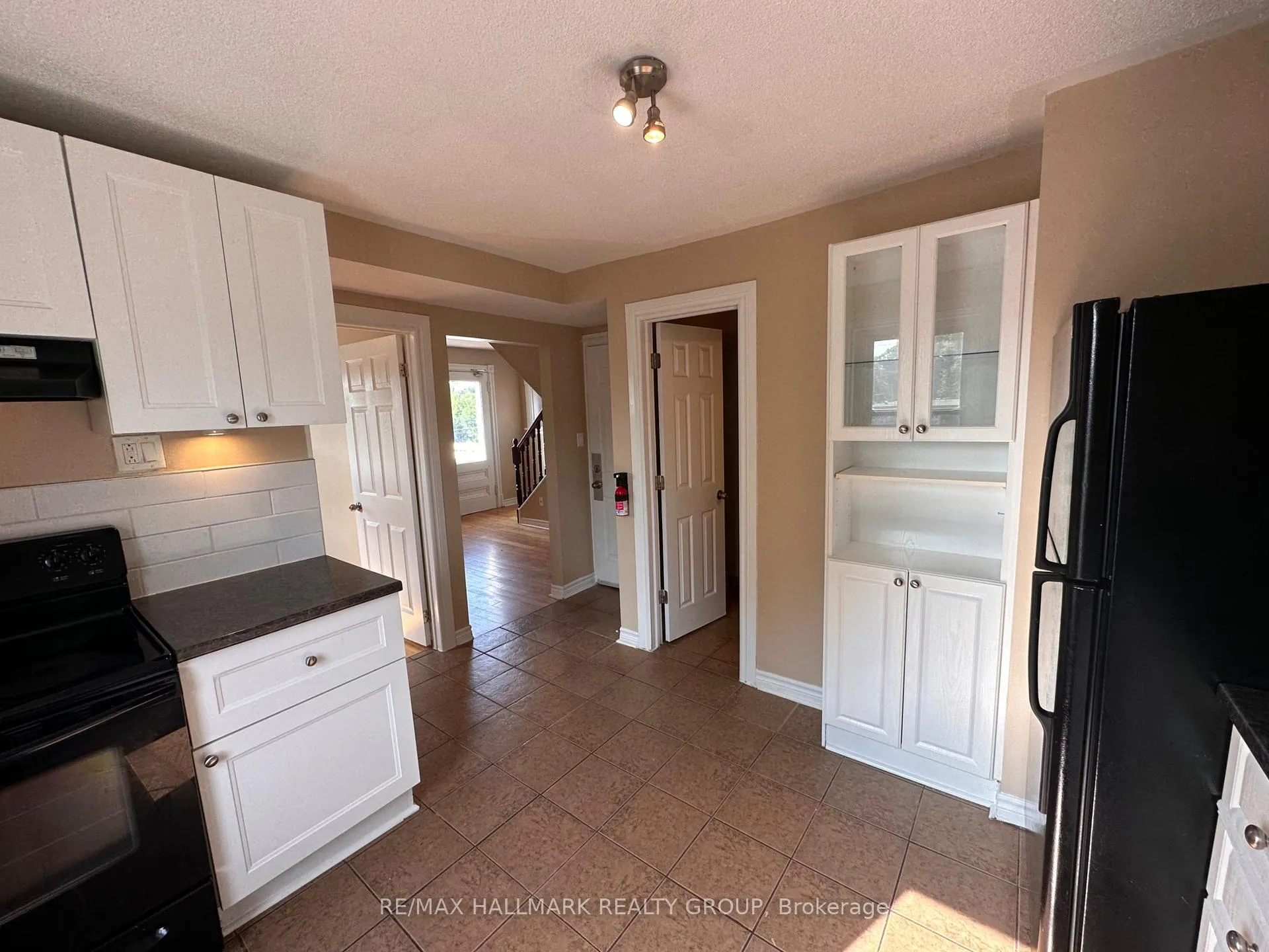 Photo 5 of Unit 3, 1308 Shillington Avenue, Ottawa, Carlington — HOMEH