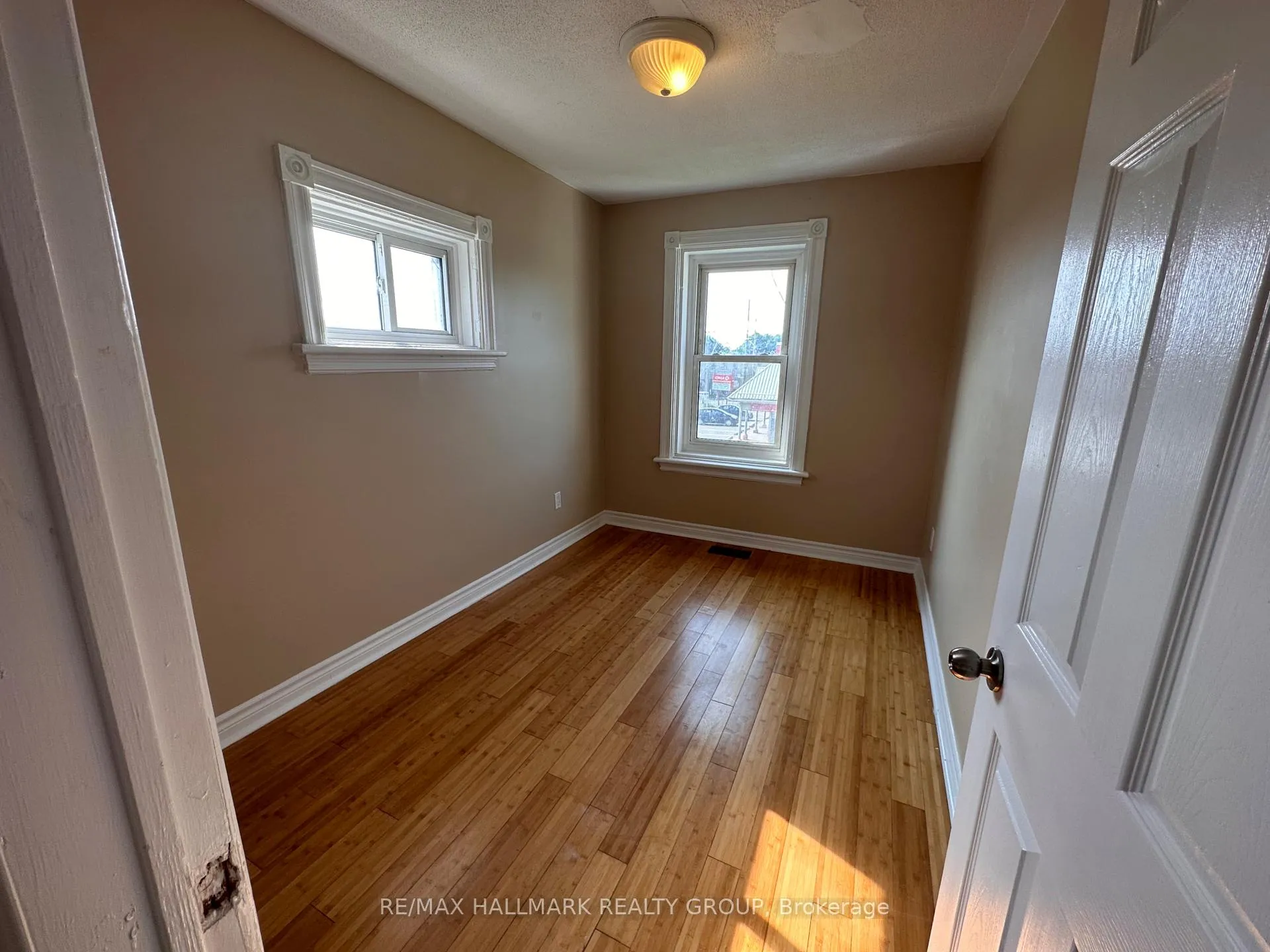 Photo 7 of Unit 3, 1308 Shillington Avenue, Ottawa, Carlington — HOMEH
