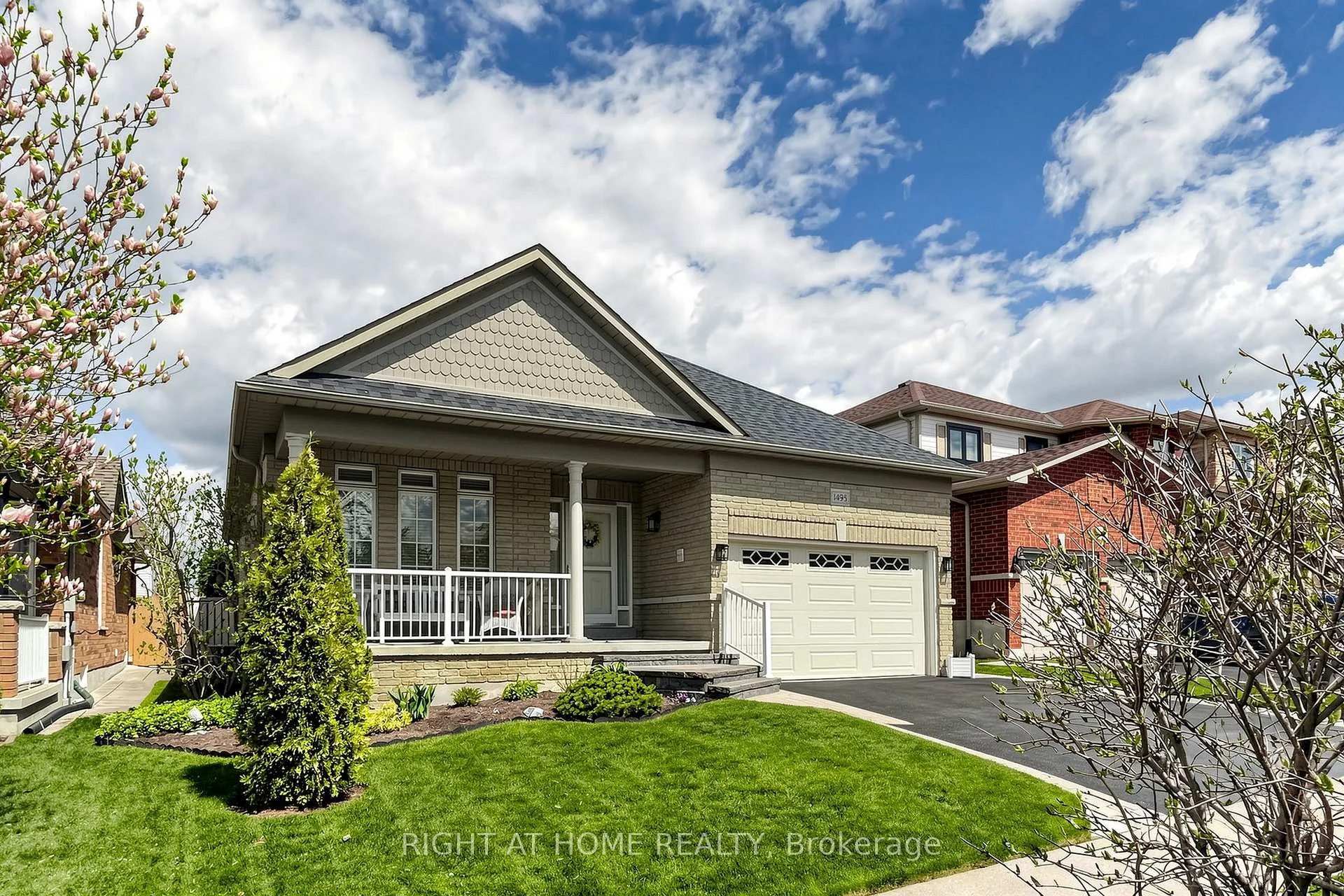 Photo 3 of 1495 Greenvalley Trail, Oshawa, Taunton — HOMEH