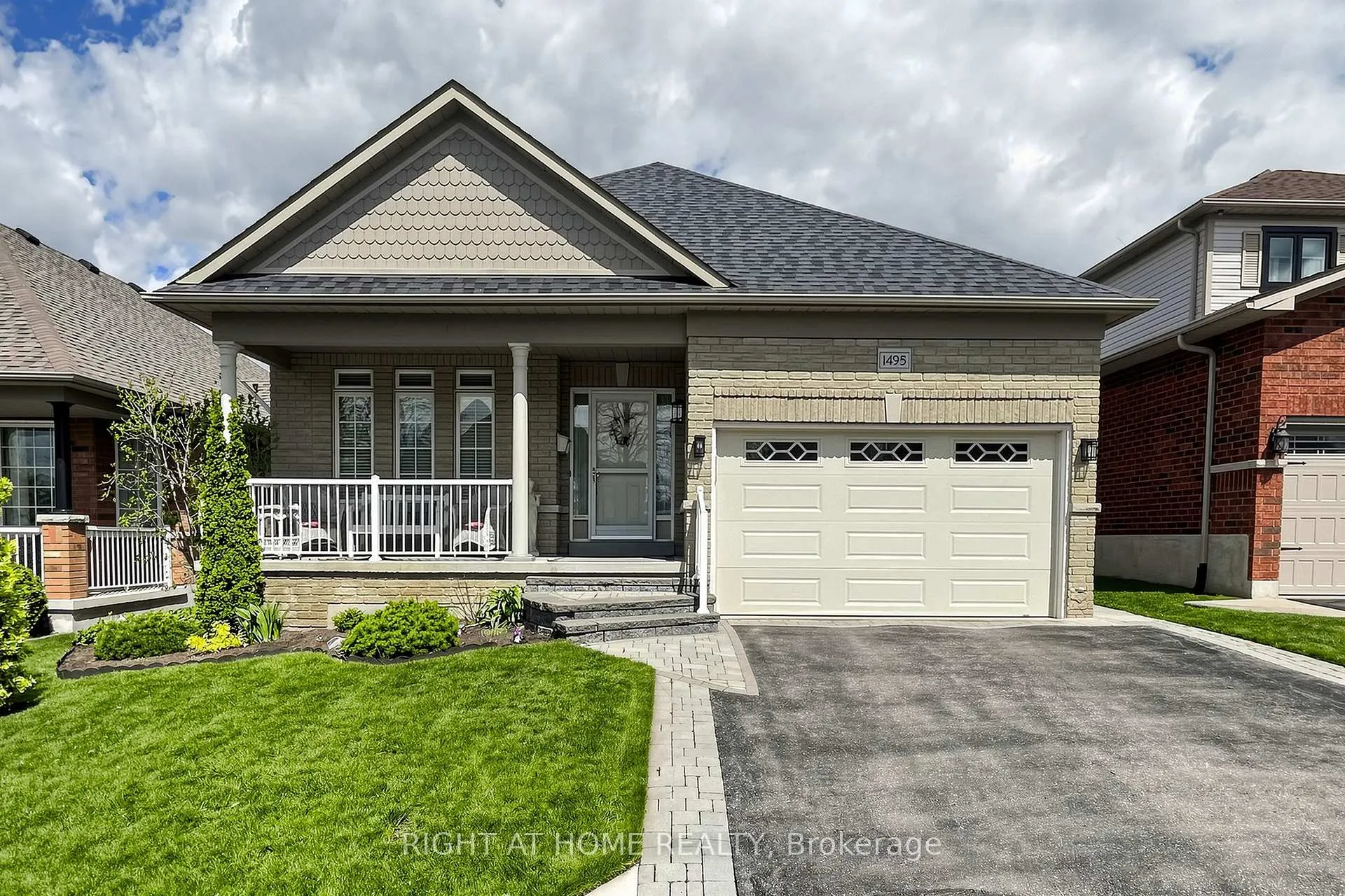 Photo 4 of 1495 Greenvalley Trail, Oshawa, Taunton — HOMEH