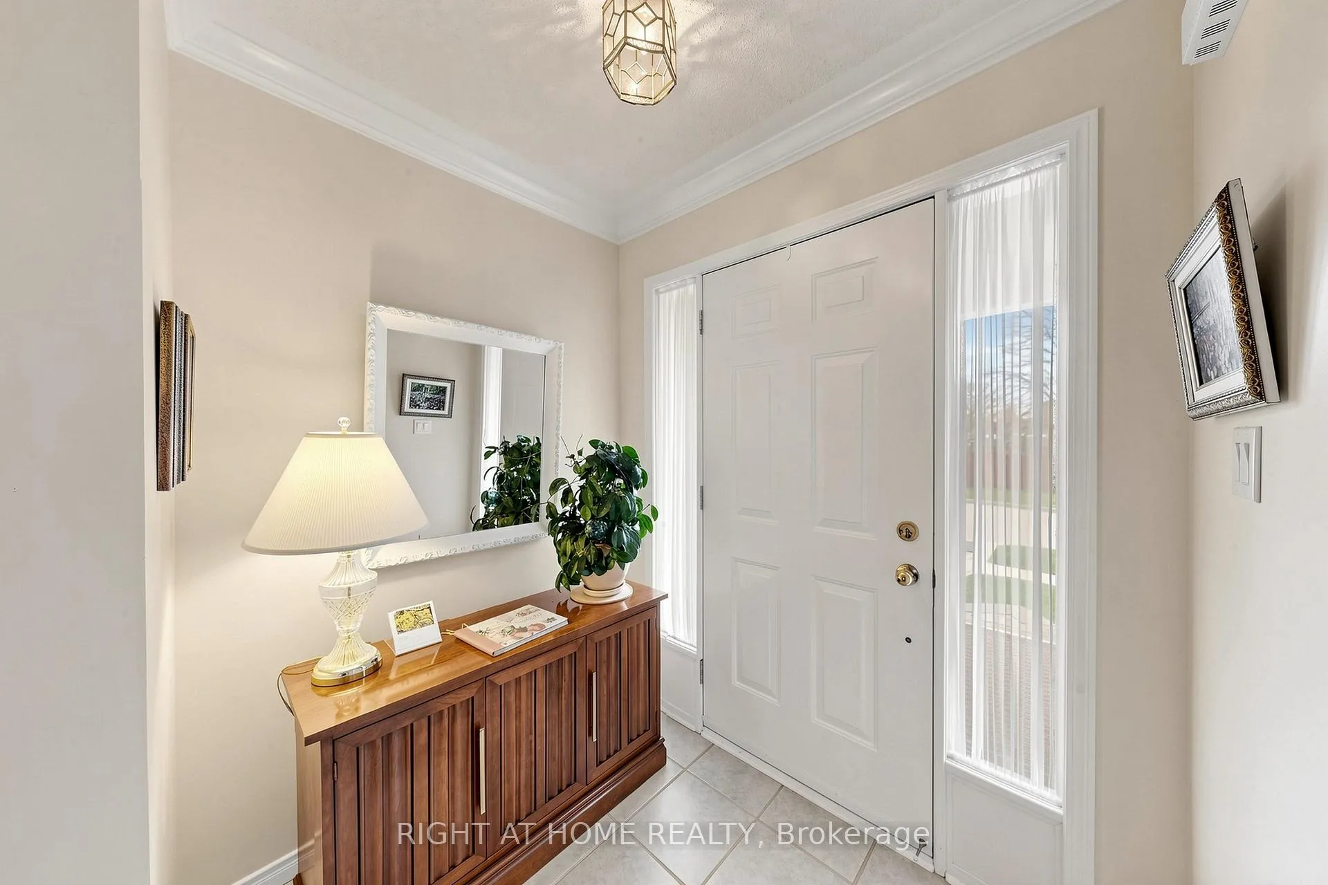Photo 5 of 1495 Greenvalley Trail, Oshawa, Taunton — HOMEH