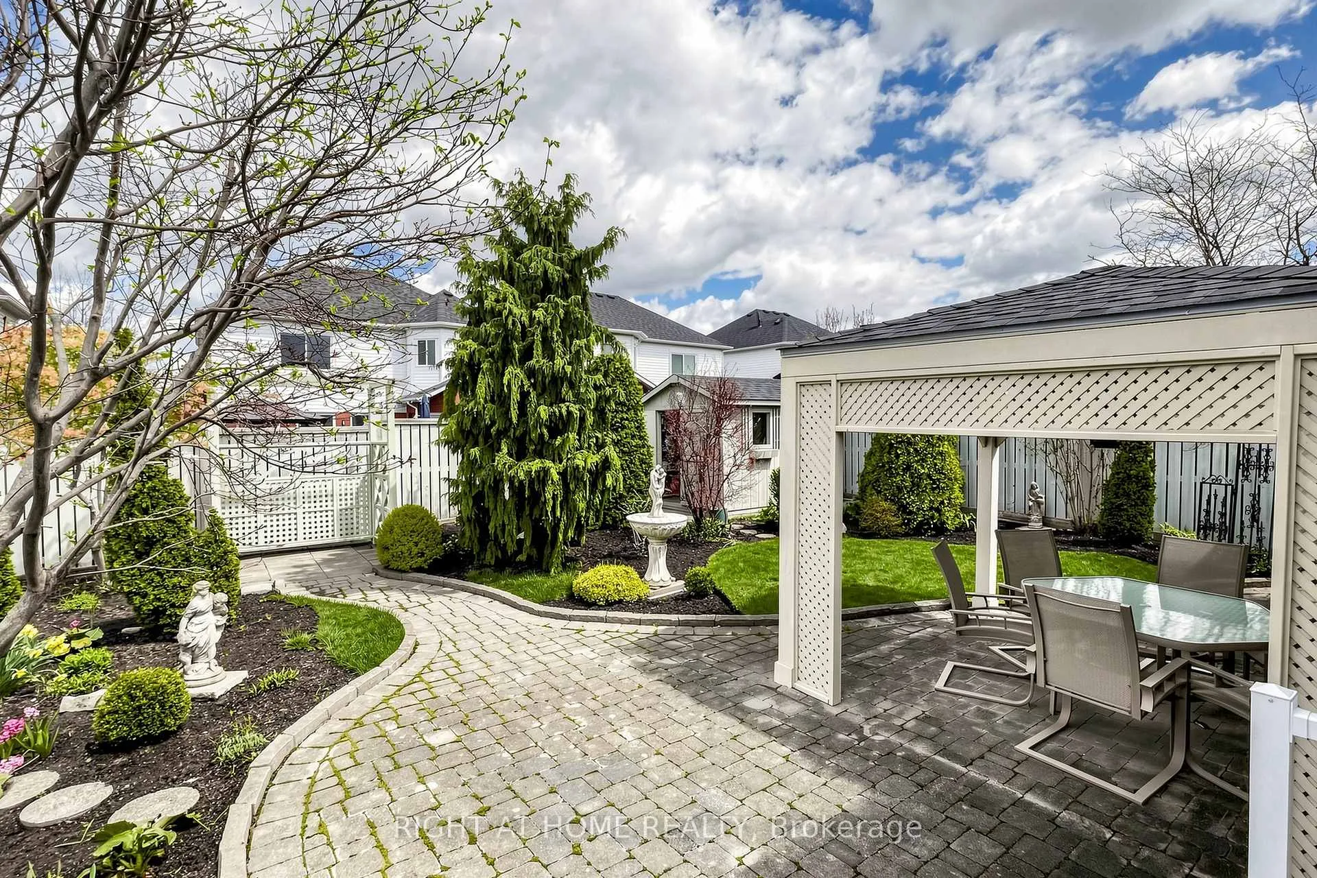 Photo 32 of 1495 Greenvalley Trail, Oshawa, Taunton — HOMEH