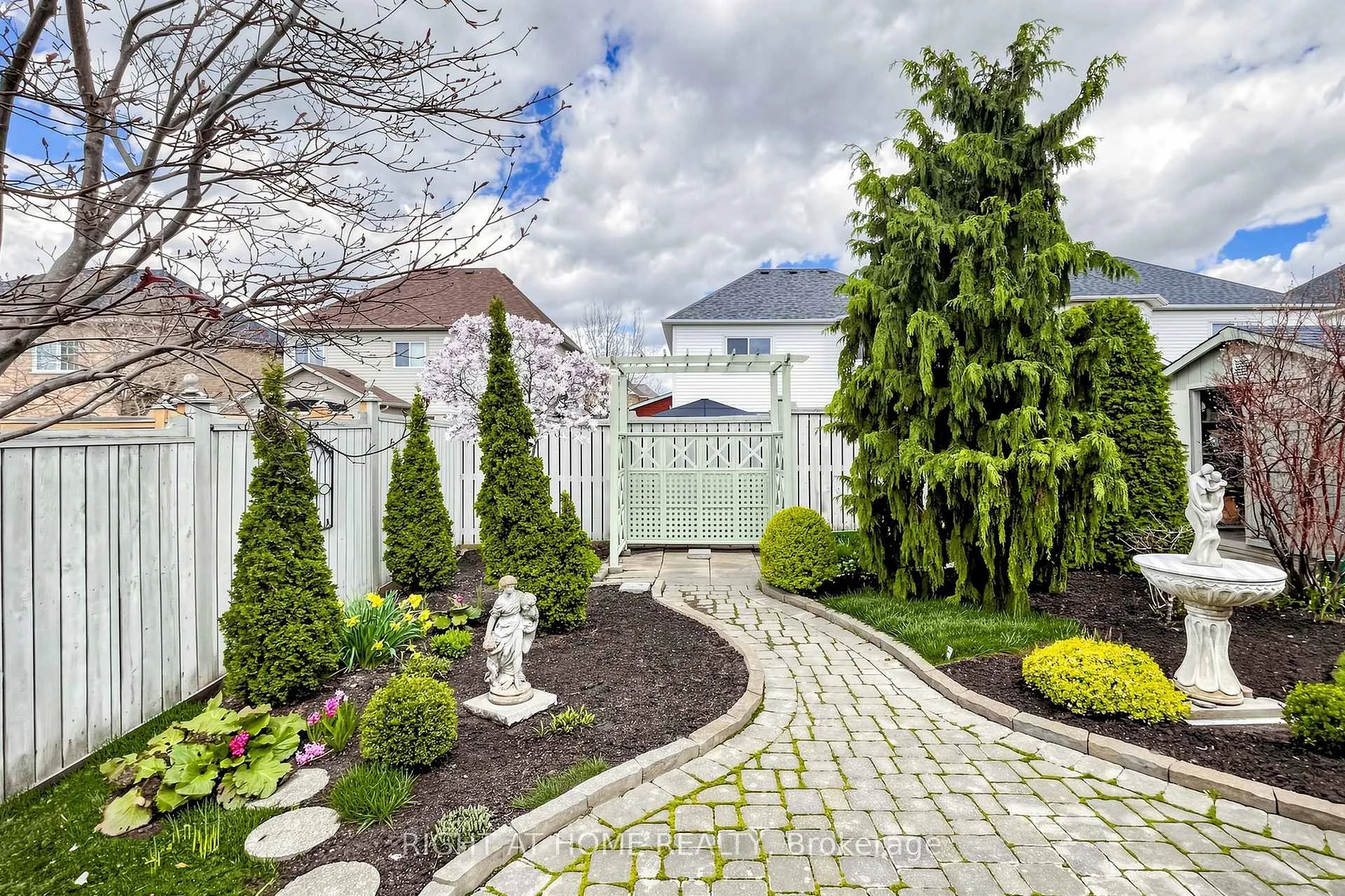 Photo 34 of 1495 Greenvalley Trail, Oshawa, Taunton — HOMEH