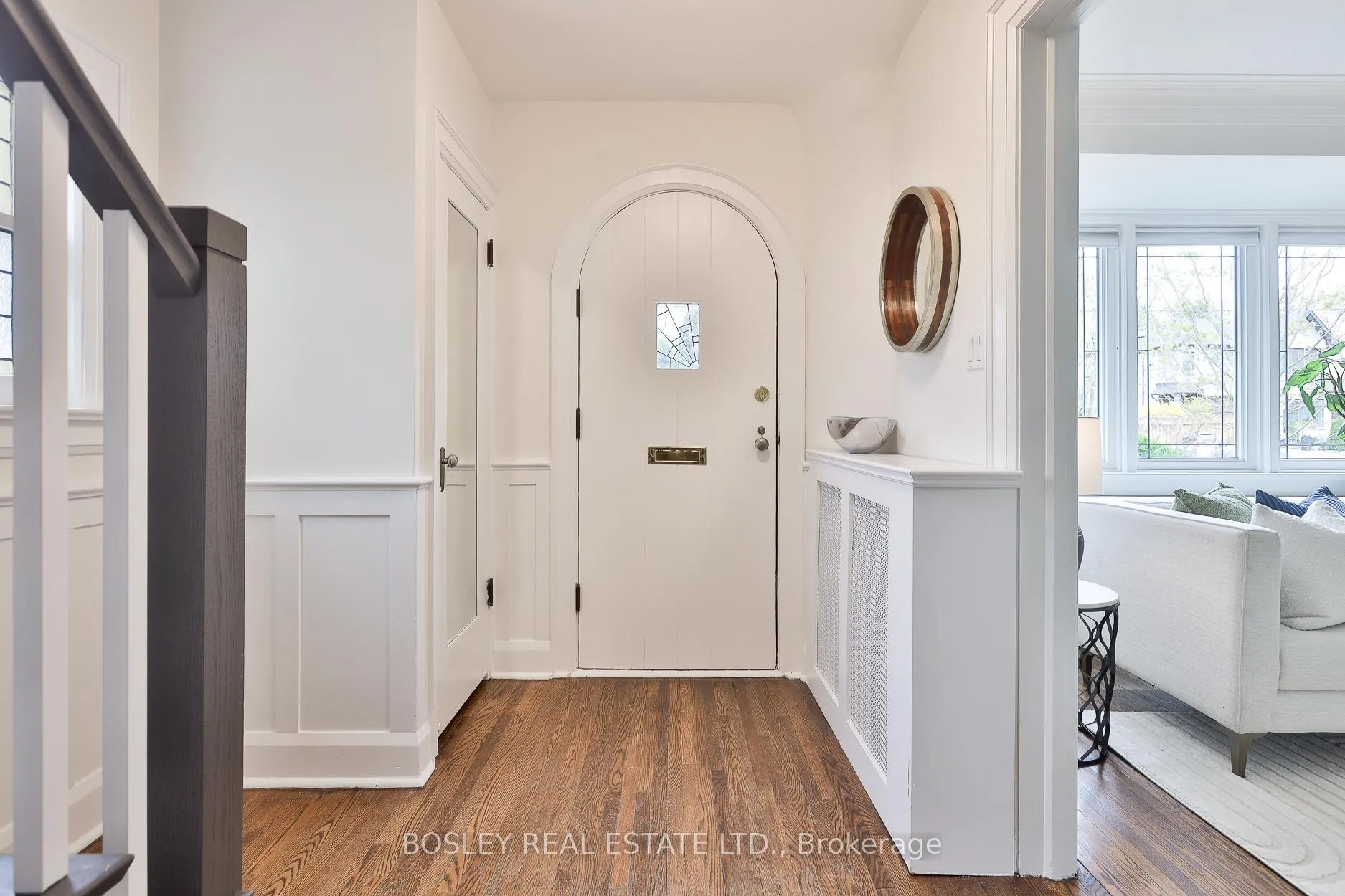 Photo 2 of 109 Southvale Drive, Toronto, Leaside — HOMEH