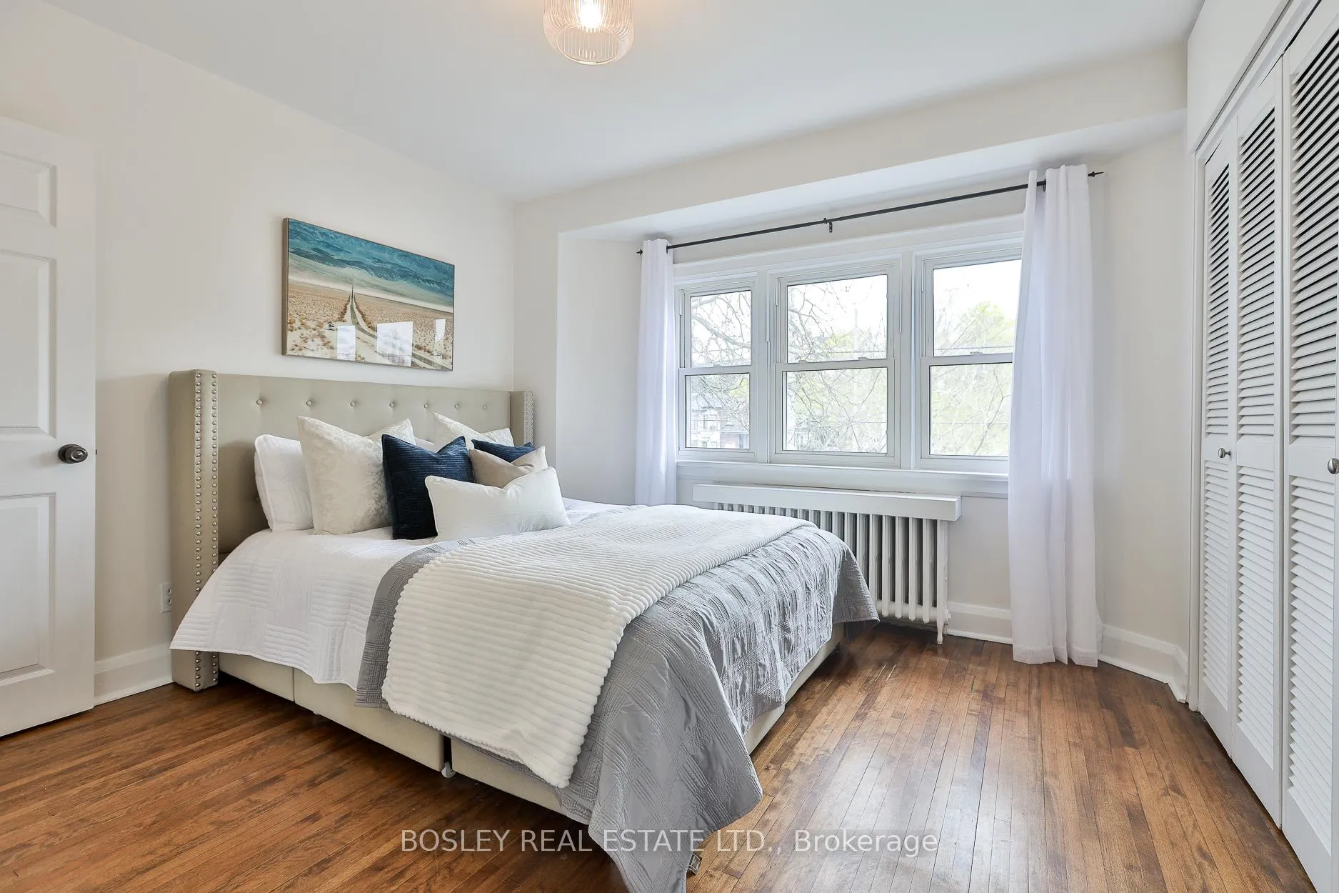 Photo 14 of 109 Southvale Drive, Toronto, Leaside — HOMEH