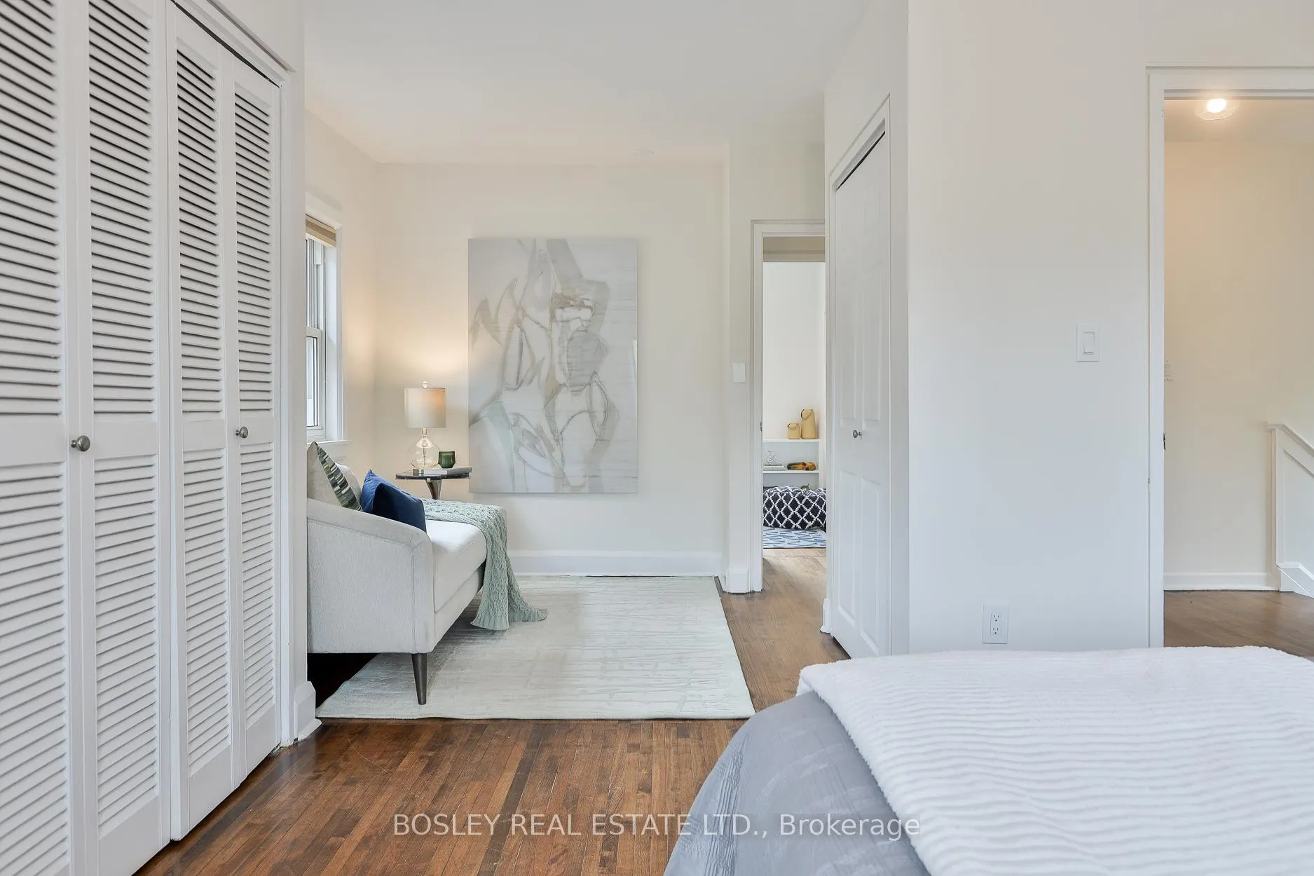 Photo 17 of 109 Southvale Drive, Toronto, Leaside — HOMEH