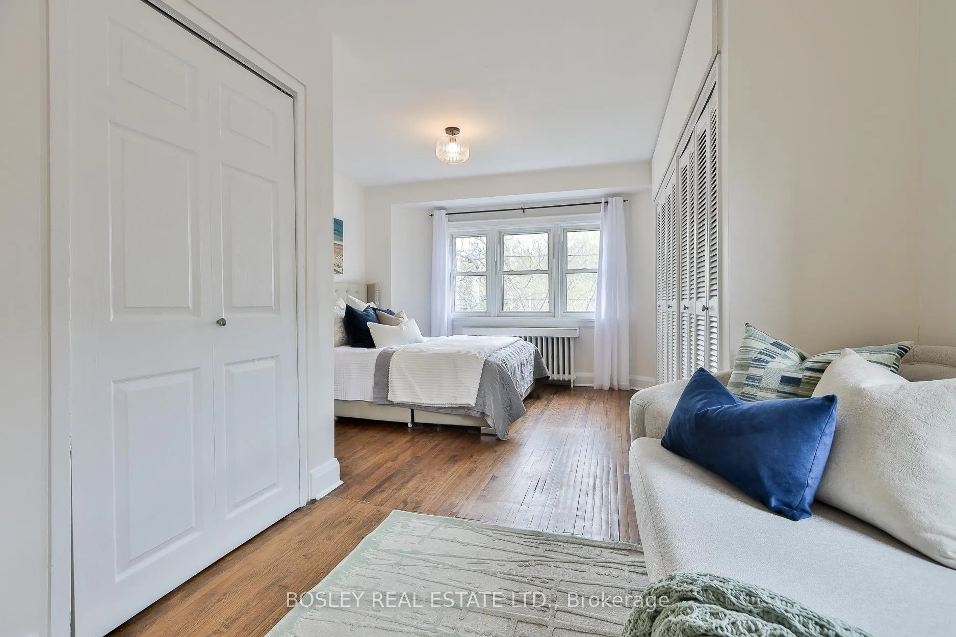 Photo 19 of 109 Southvale Drive, Toronto, Leaside — HOMEH