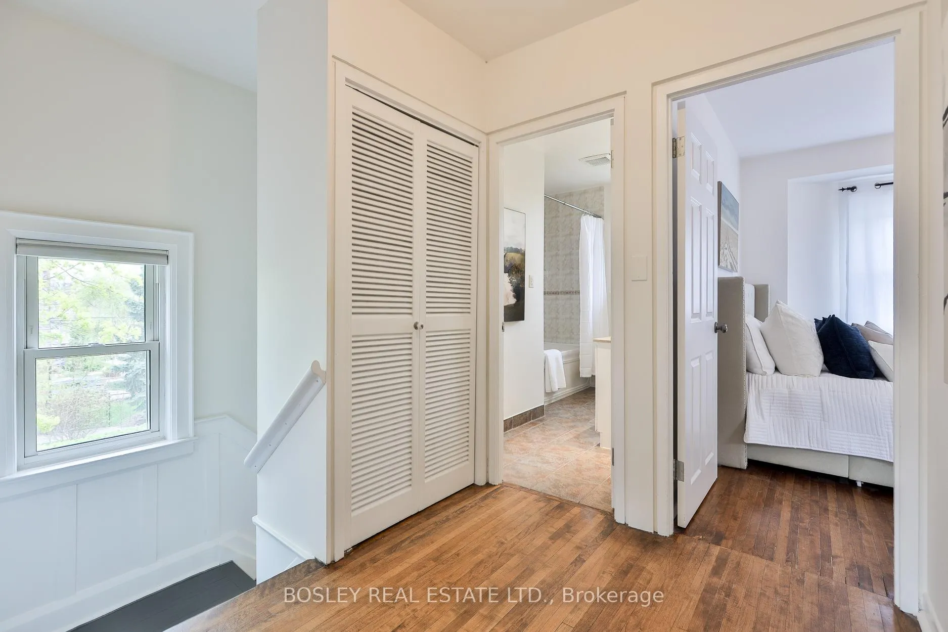 Photo 20 of 109 Southvale Drive, Toronto, Leaside — HOMEH