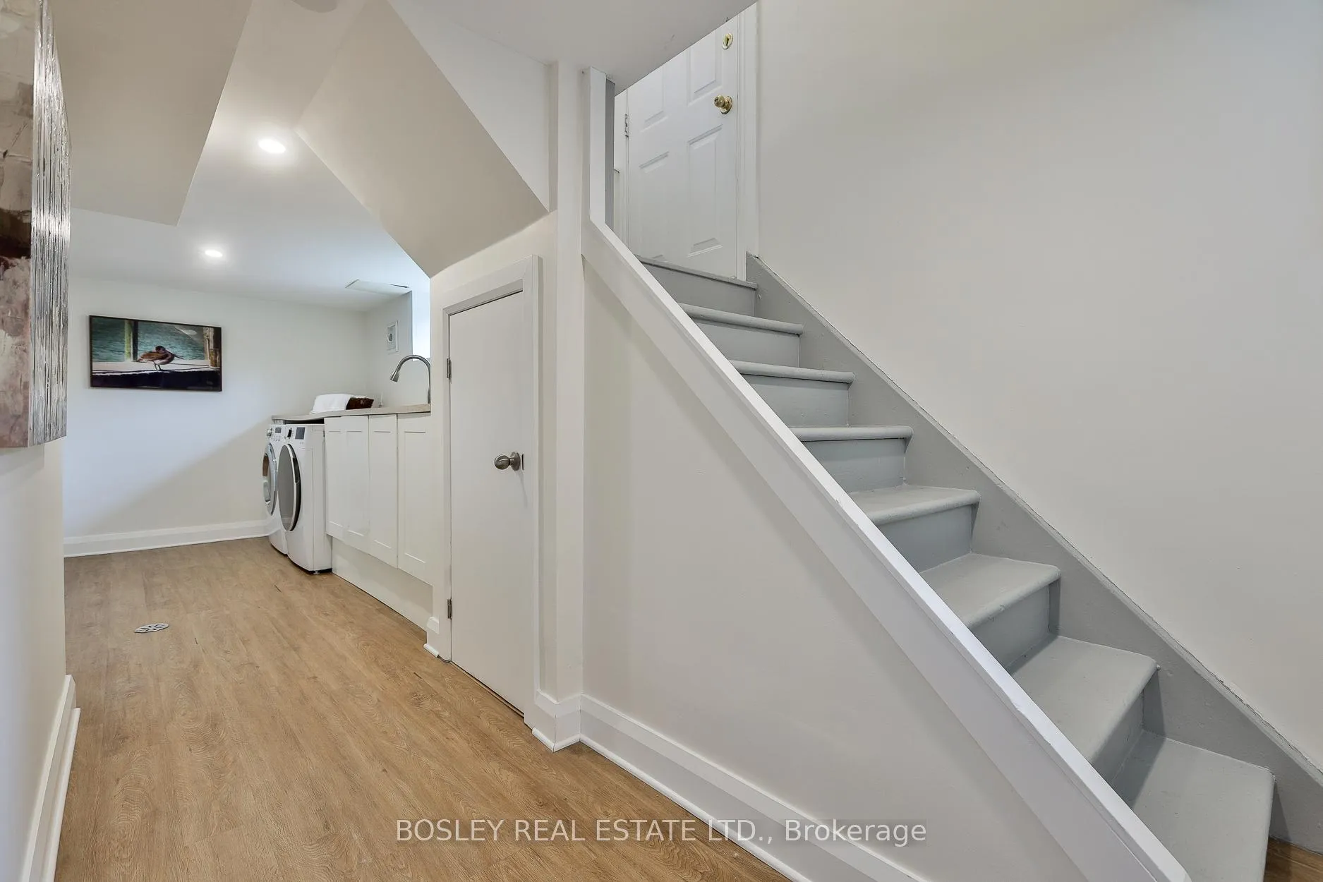 Photo 27 of 109 Southvale Drive, Toronto, Leaside — HOMEH