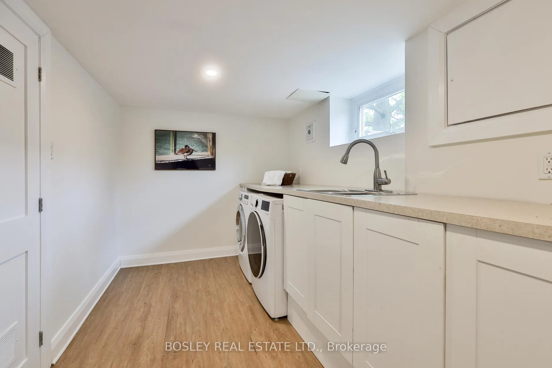 Photo 28 of 109 Southvale Drive, Toronto, Leaside — HOMEH