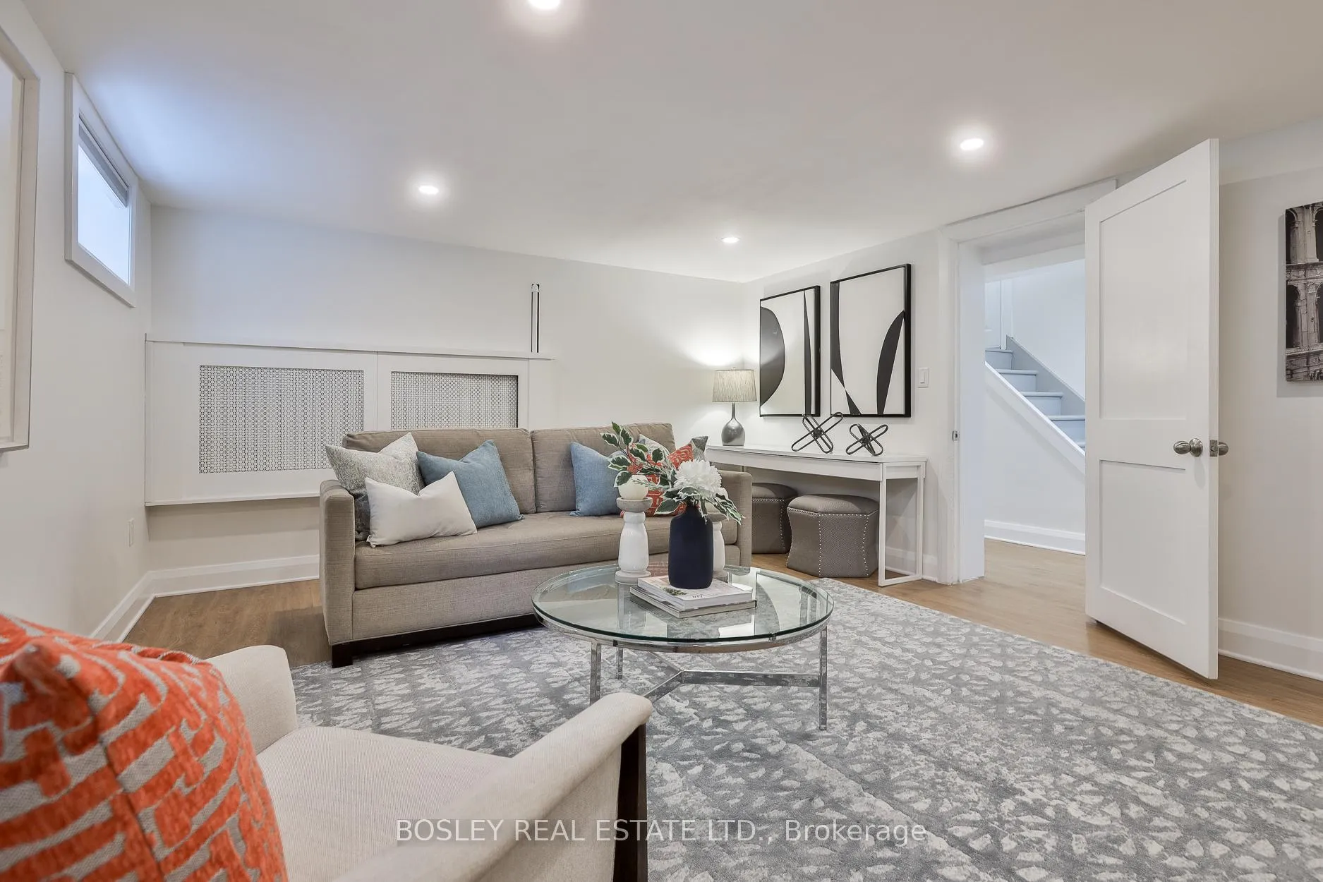 Photo 31 of 109 Southvale Drive, Toronto, Leaside — HOMEH