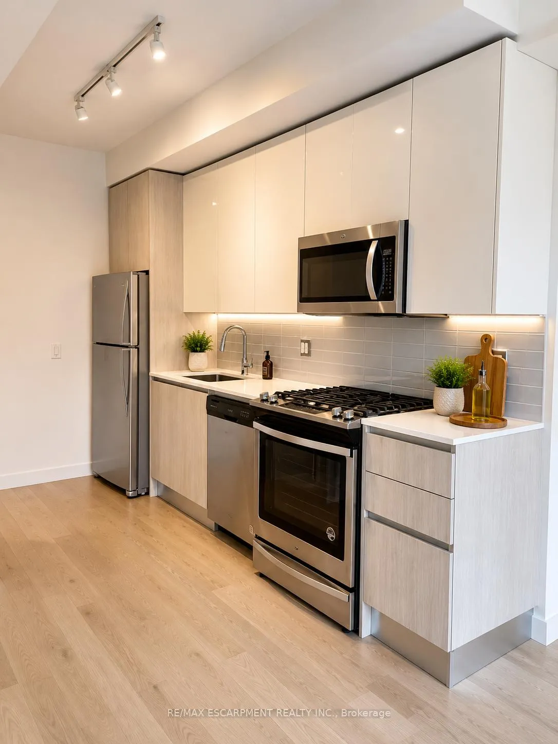 Photo 2 of Unit 608, 2A Church Street, Toronto, Bay Street Corridor — HOMEH