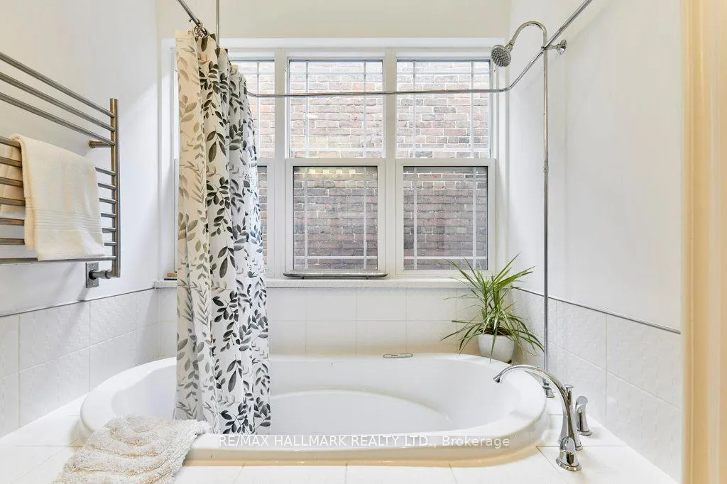 Photo 19 of 255 Ashdale Avenue, Toronto, Greenwood-Coxwell — HOMEH