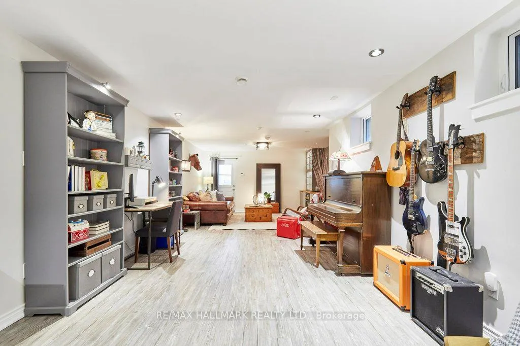 Photo 26 of 255 Ashdale Avenue, Toronto, Greenwood-Coxwell — HOMEH