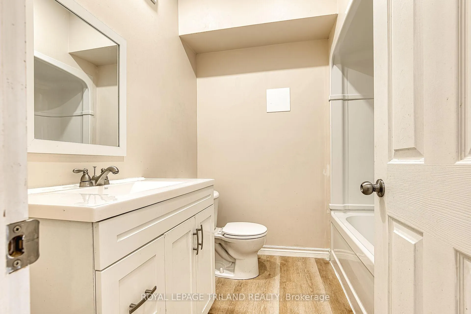 Photo 5 of Unit 103, 80 Albert Street, Central Huron, Clinton — HOMEH