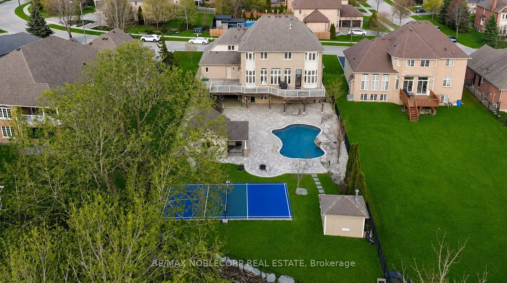 Photo 3 of 170 Athabasca Drive, Vaughan, Rural Vaughan — HOMEH