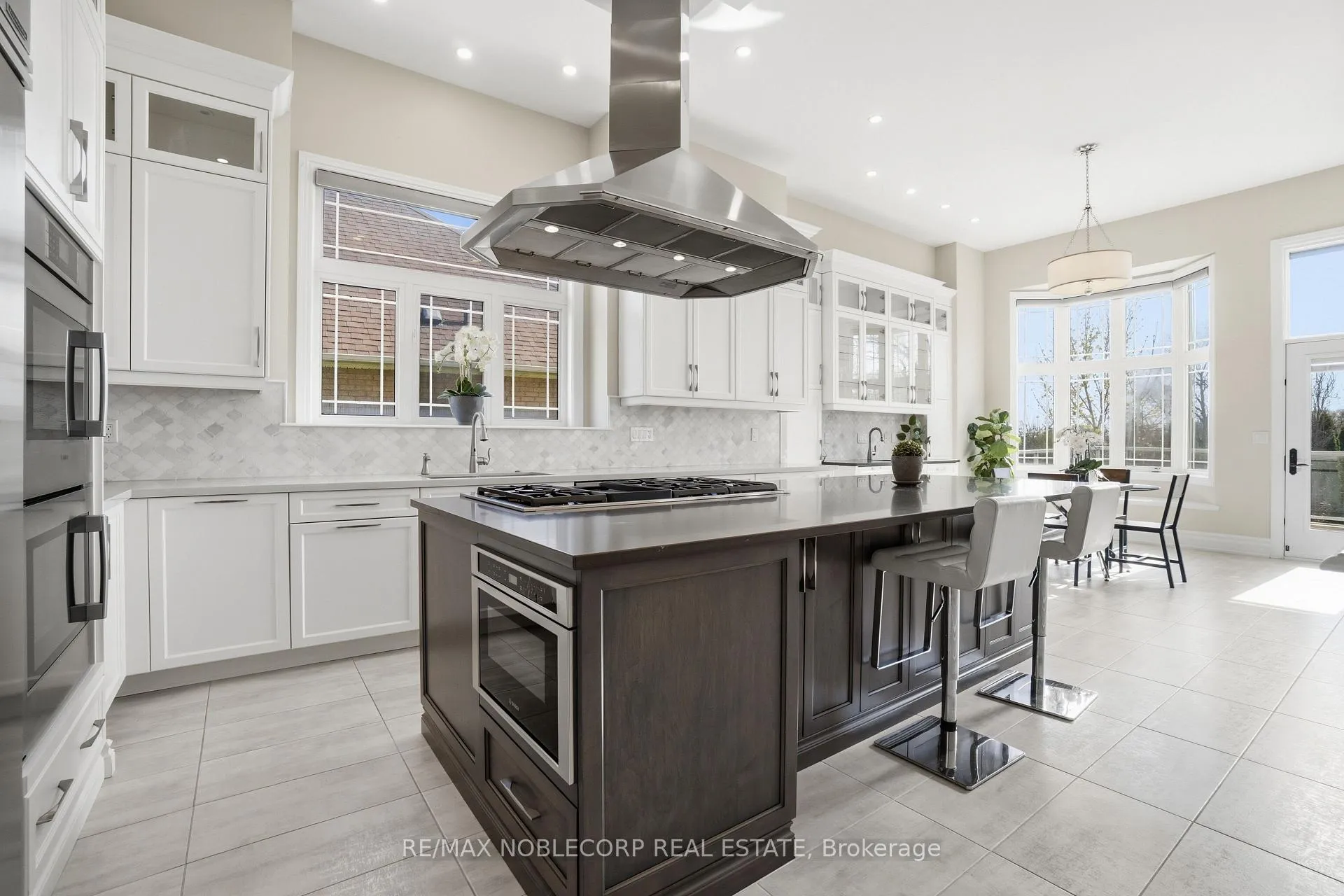 Photo 9 of 170 Athabasca Drive, Vaughan, Rural Vaughan — HOMEH