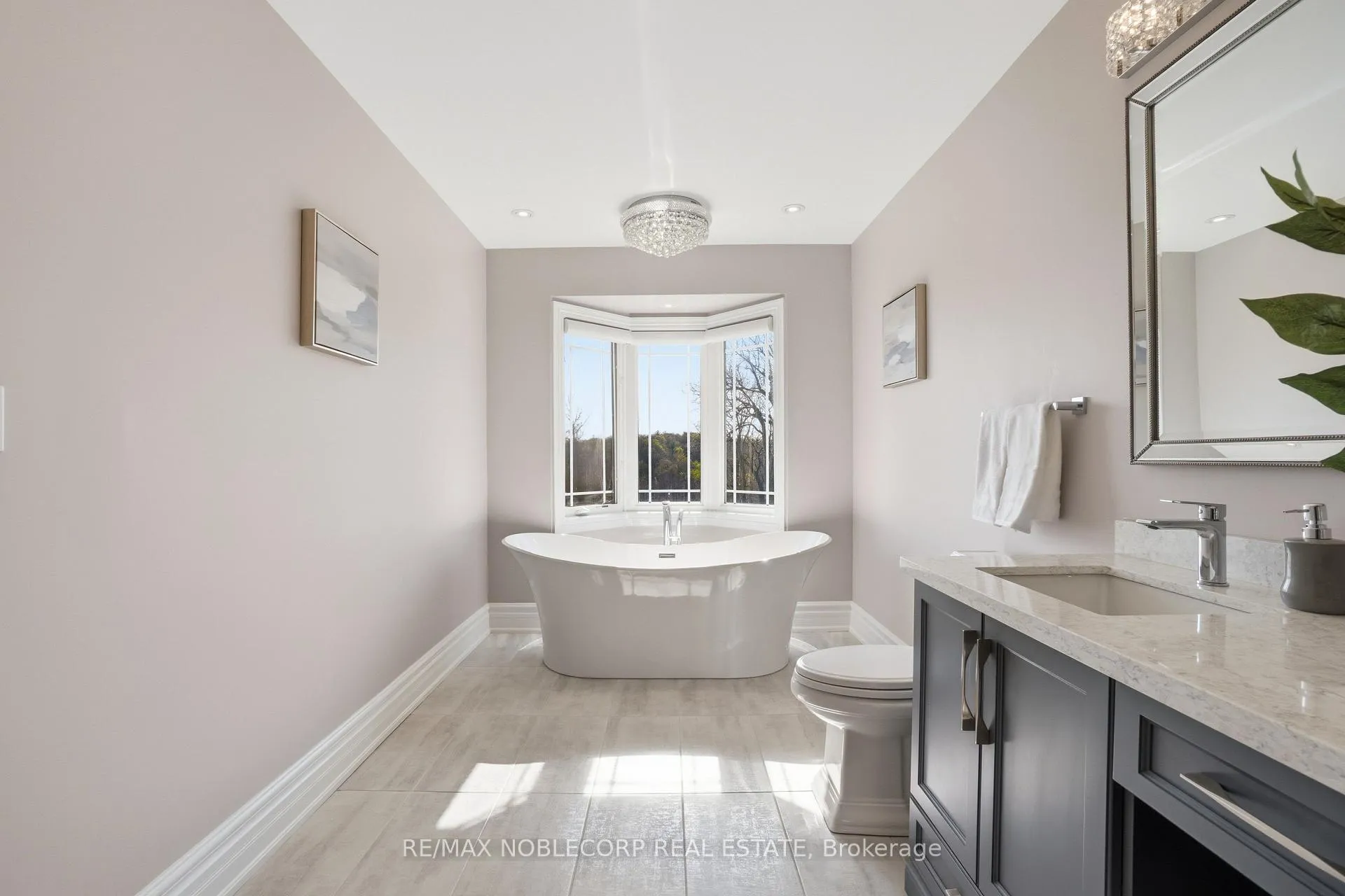 Photo 30 of 170 Athabasca Drive, Vaughan, Rural Vaughan — HOMEH