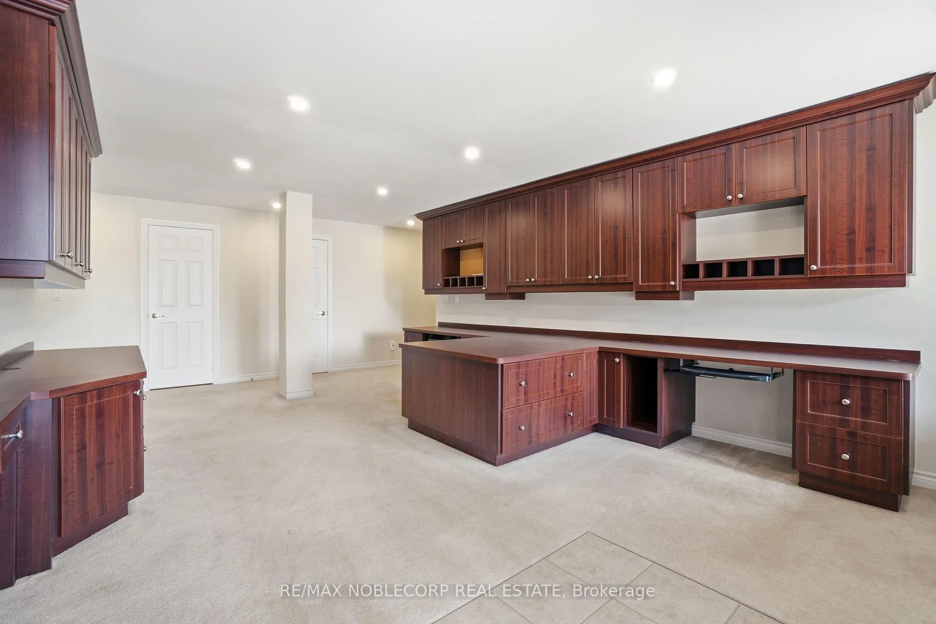 Photo 38 of 170 Athabasca Drive, Vaughan, Rural Vaughan — HOMEH