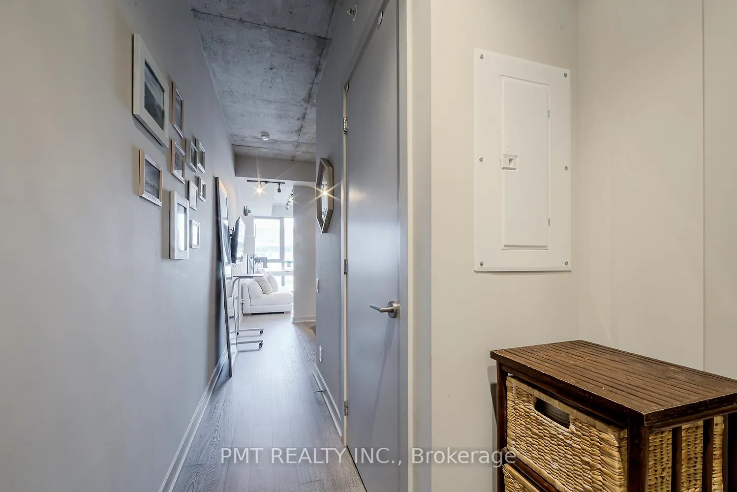 Photo 2 of Unit 804, 39 Brant Street, Toronto, Waterfront Communities — HOMEH