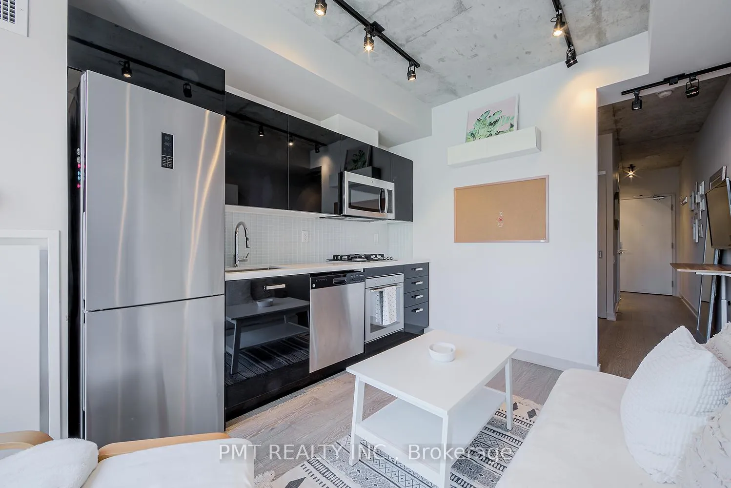 Photo 8 of Unit 804, 39 Brant Street, Toronto, Waterfront Communities — HOMEH