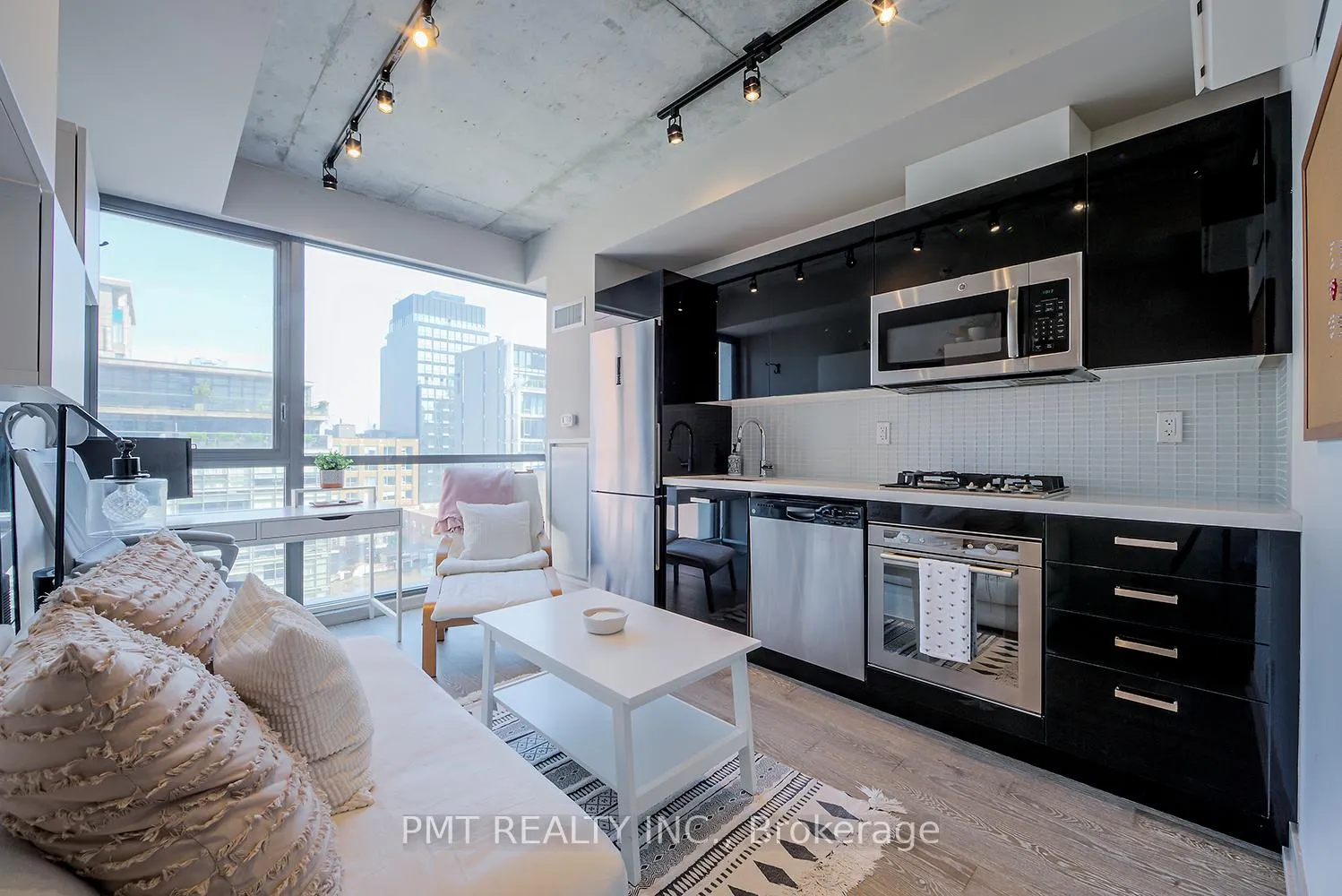 Photo 11 of Unit 804, 39 Brant Street, Toronto, Waterfront Communities — HOMEH